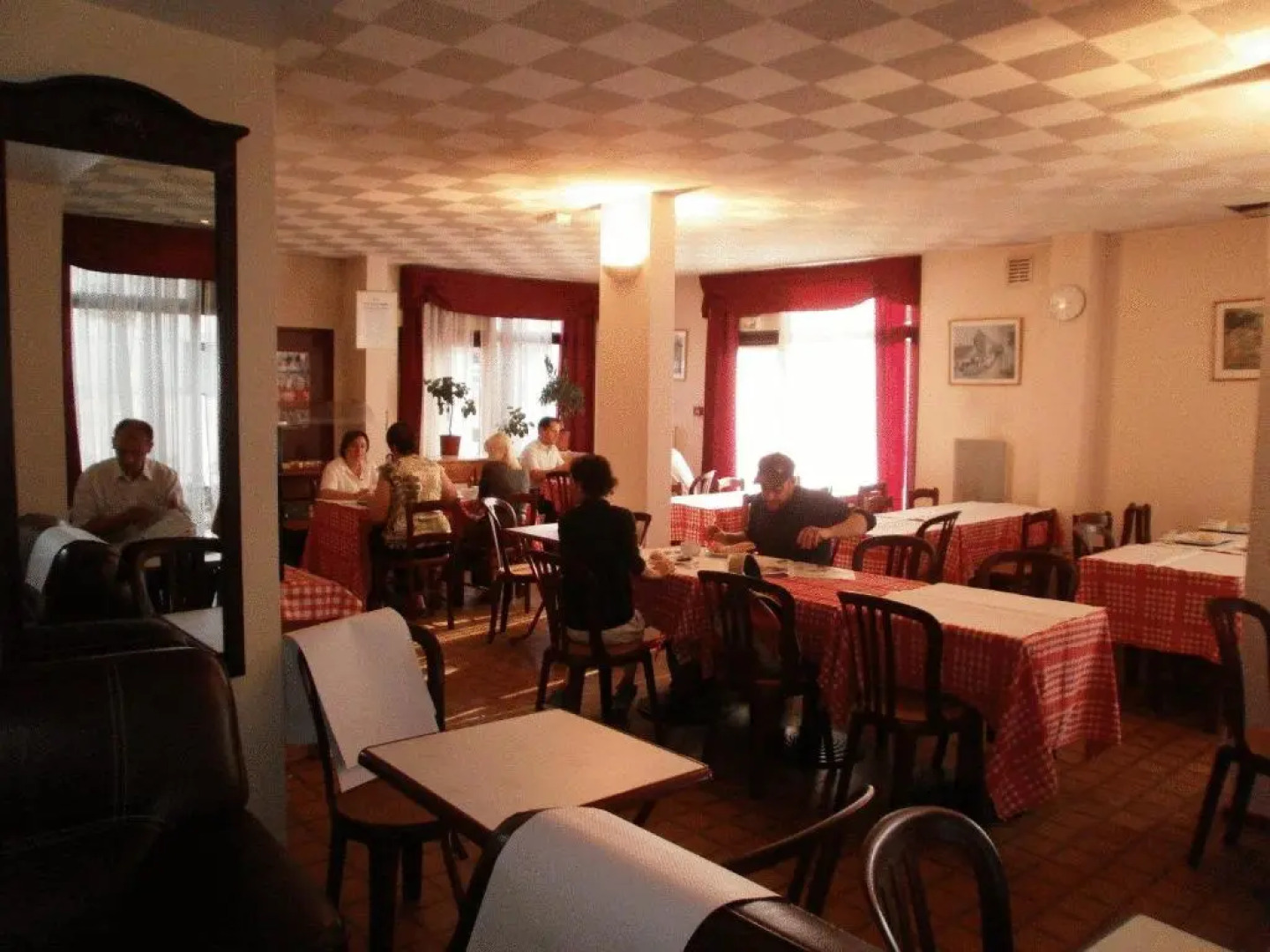 Hipotel Paris Marne La Vallée