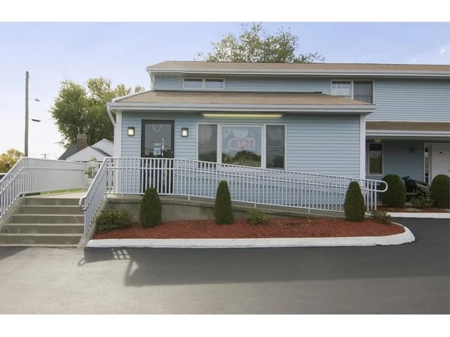 Americas Best Value Inn - Branford