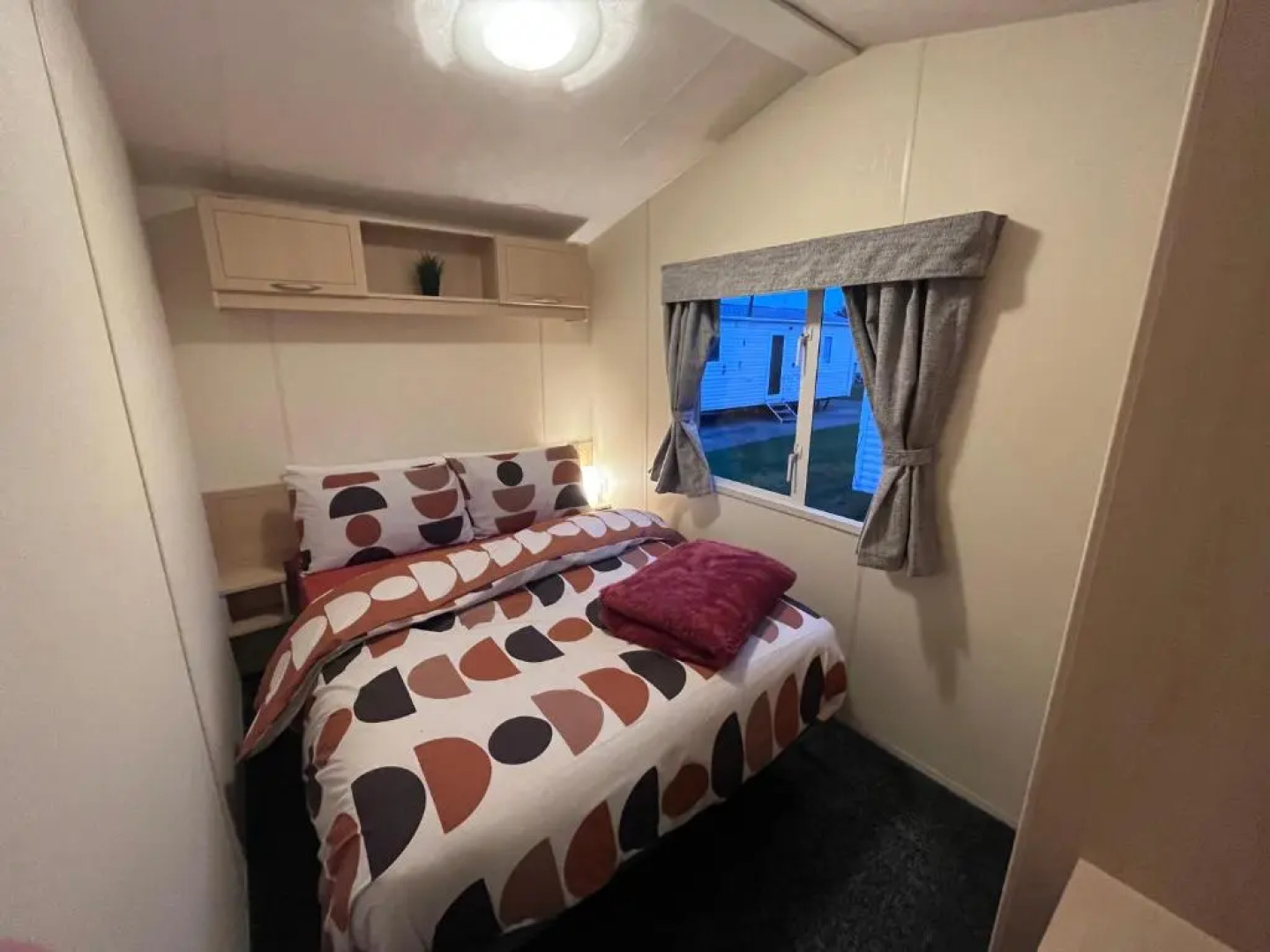 3 Bed Caravan, 8 Berth, Pet Friendly, Parking