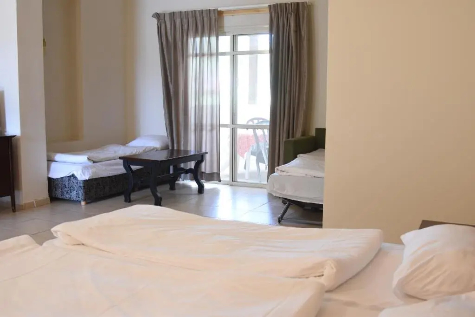 Kibbutz Tiratzvi - Country Lodging