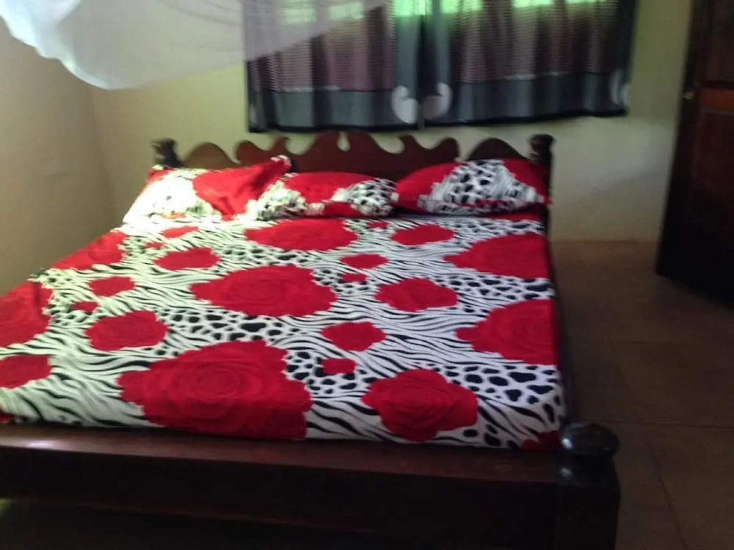 Makunduchi White House Apartment