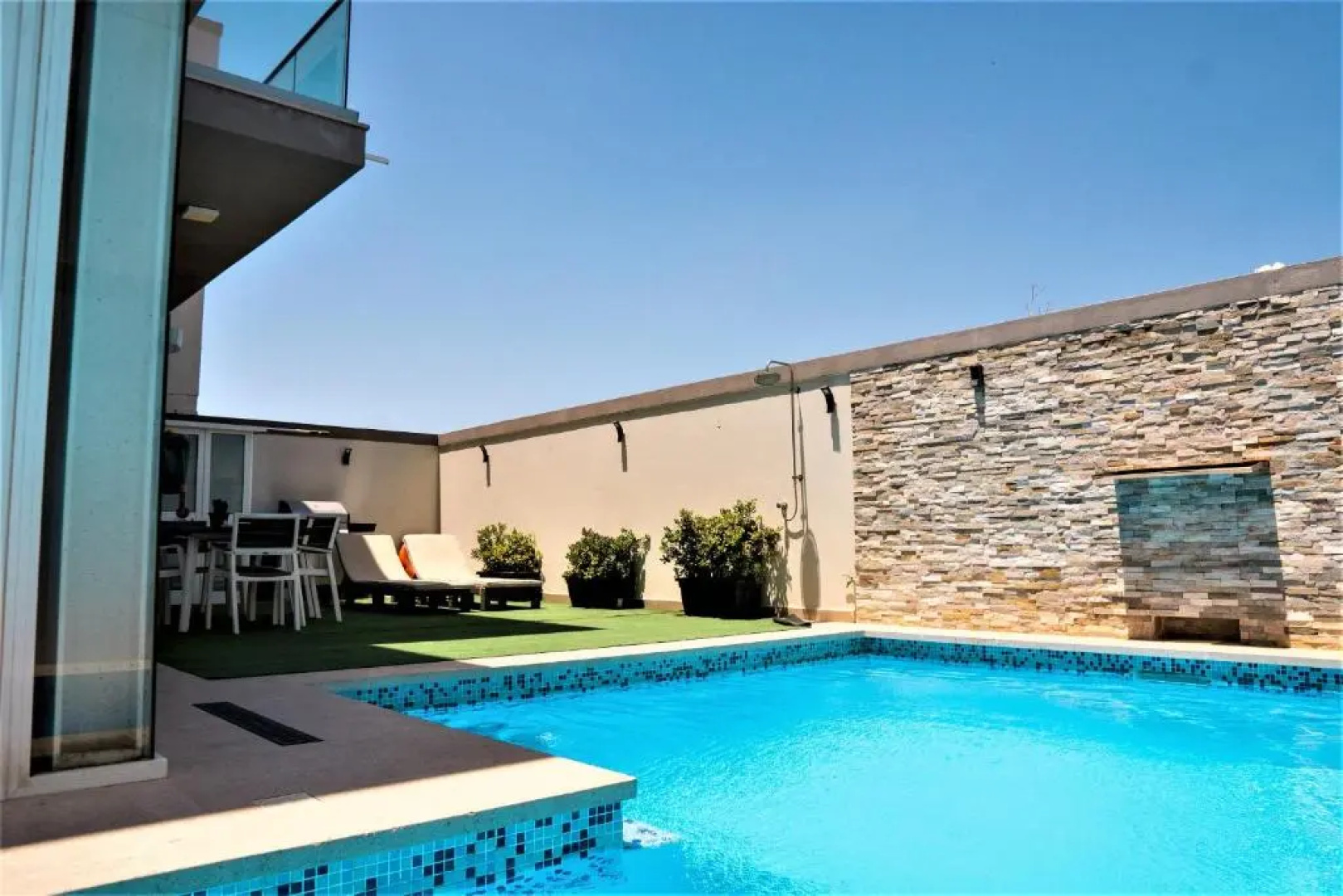 St. Peter's Pool Holiday Apartment