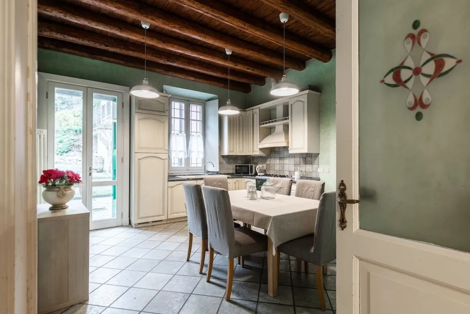 Elisabeth in Villa with Private Parking