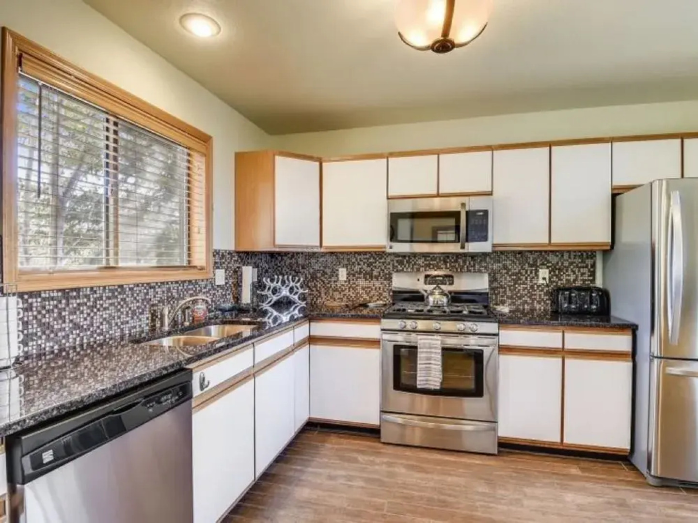 Pine Vista 3 Br Home by RedAwning