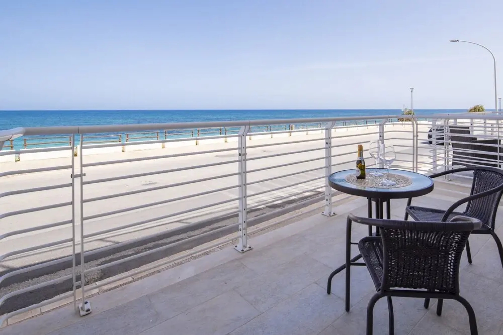 Diamante Apartment On Sea Shore