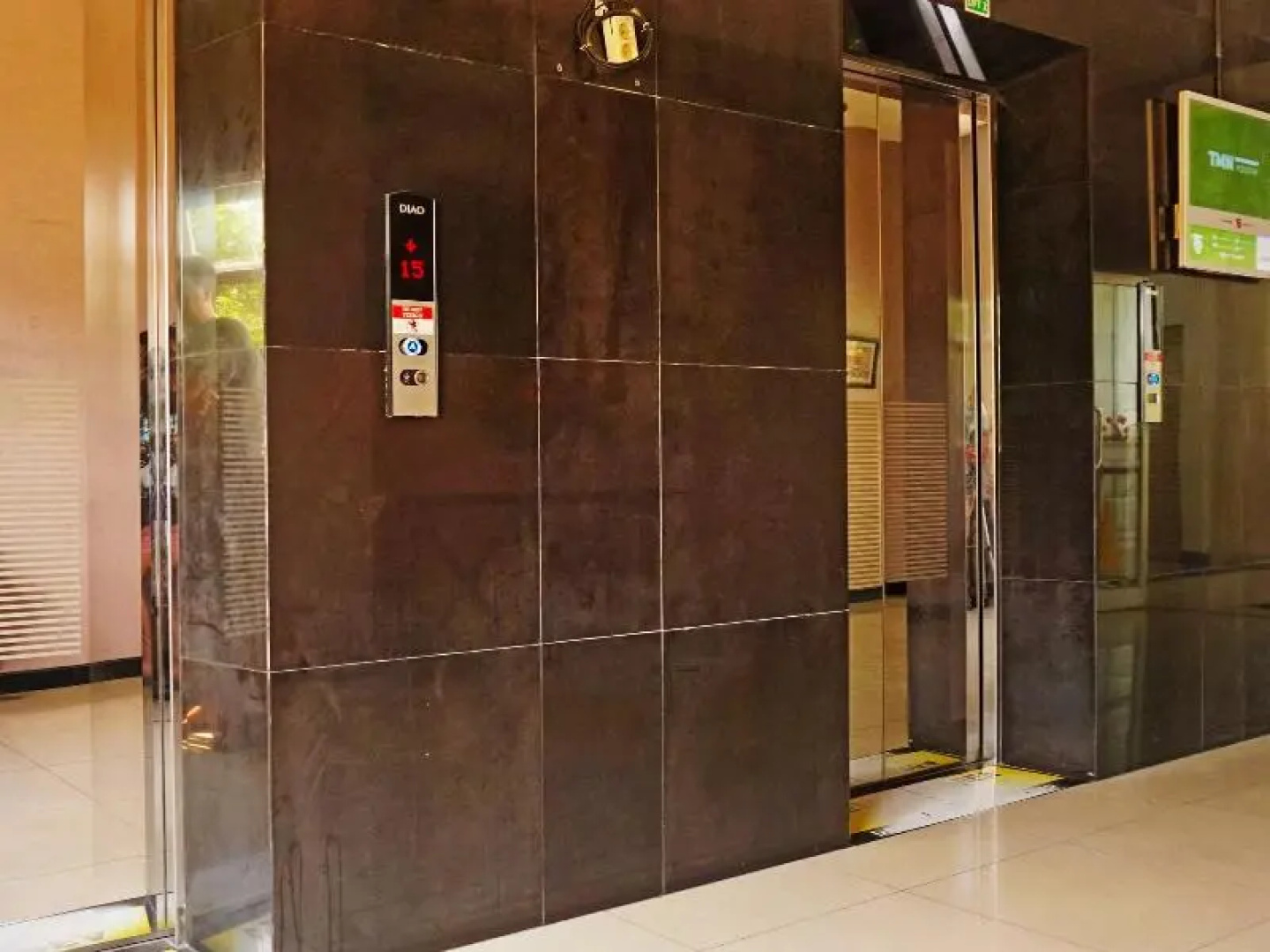 San San Rooms Gunung Putri Square