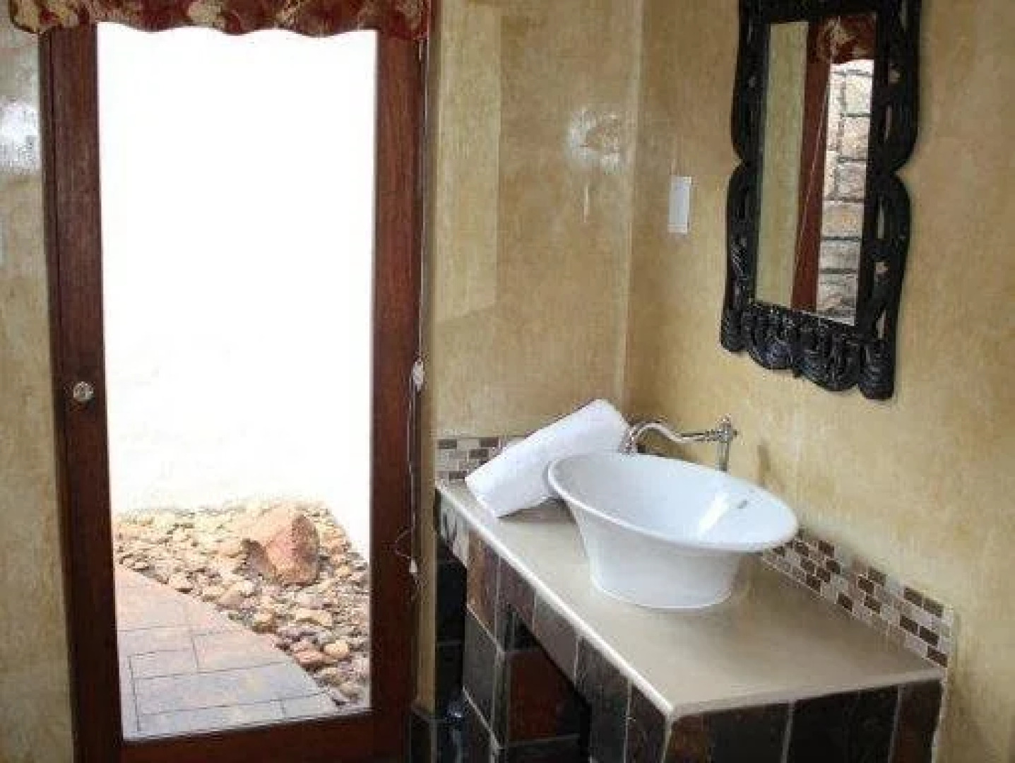 Eagles Nest Estate Guest House