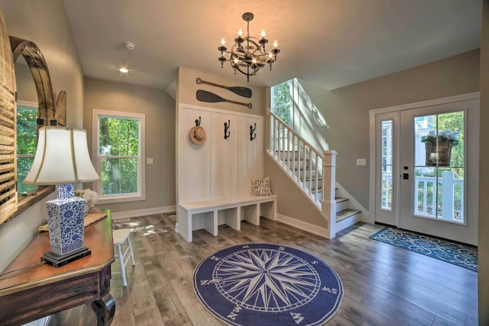 Bright & Airy Home: Chef's Kitchen & Pro Decor!