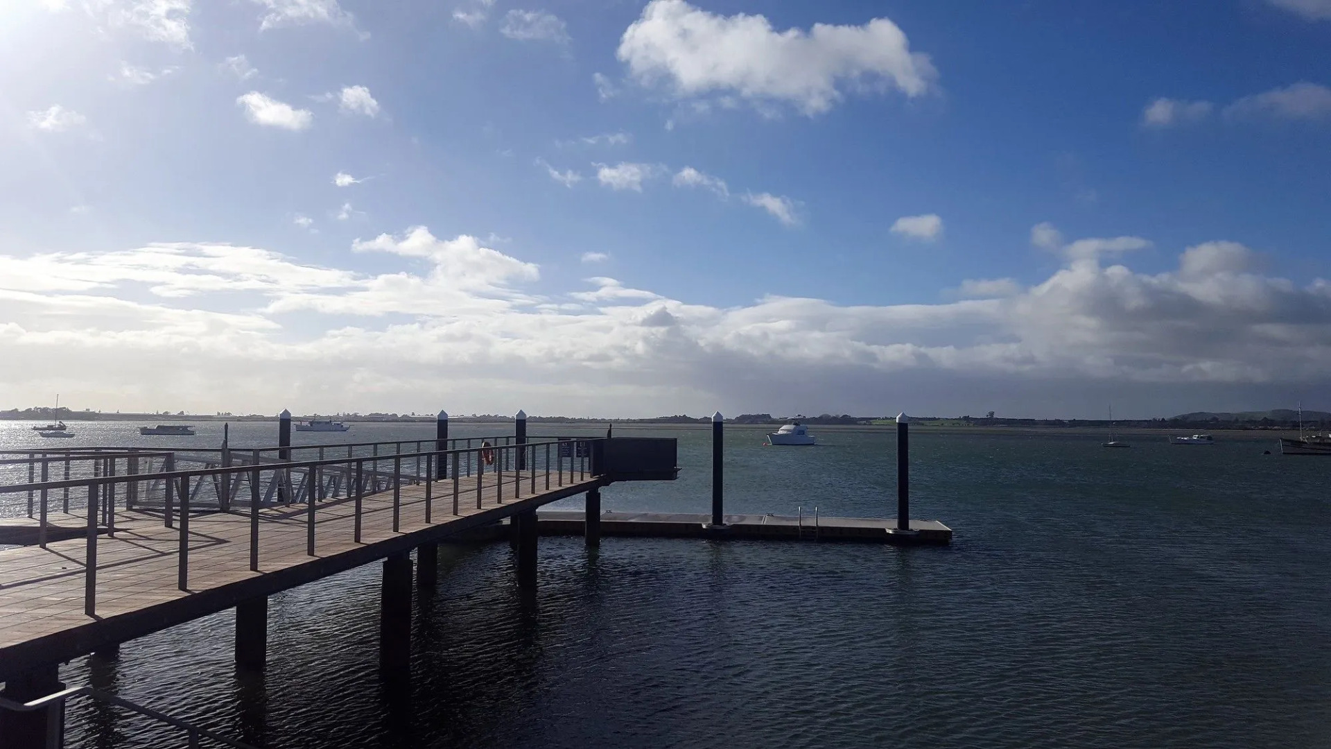 Harbour View Motel and Water Front Apartments