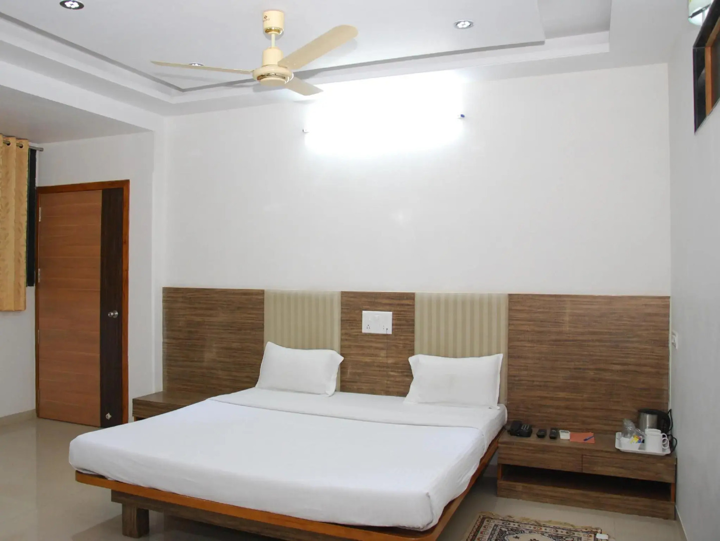 Hotel Excellency Inn