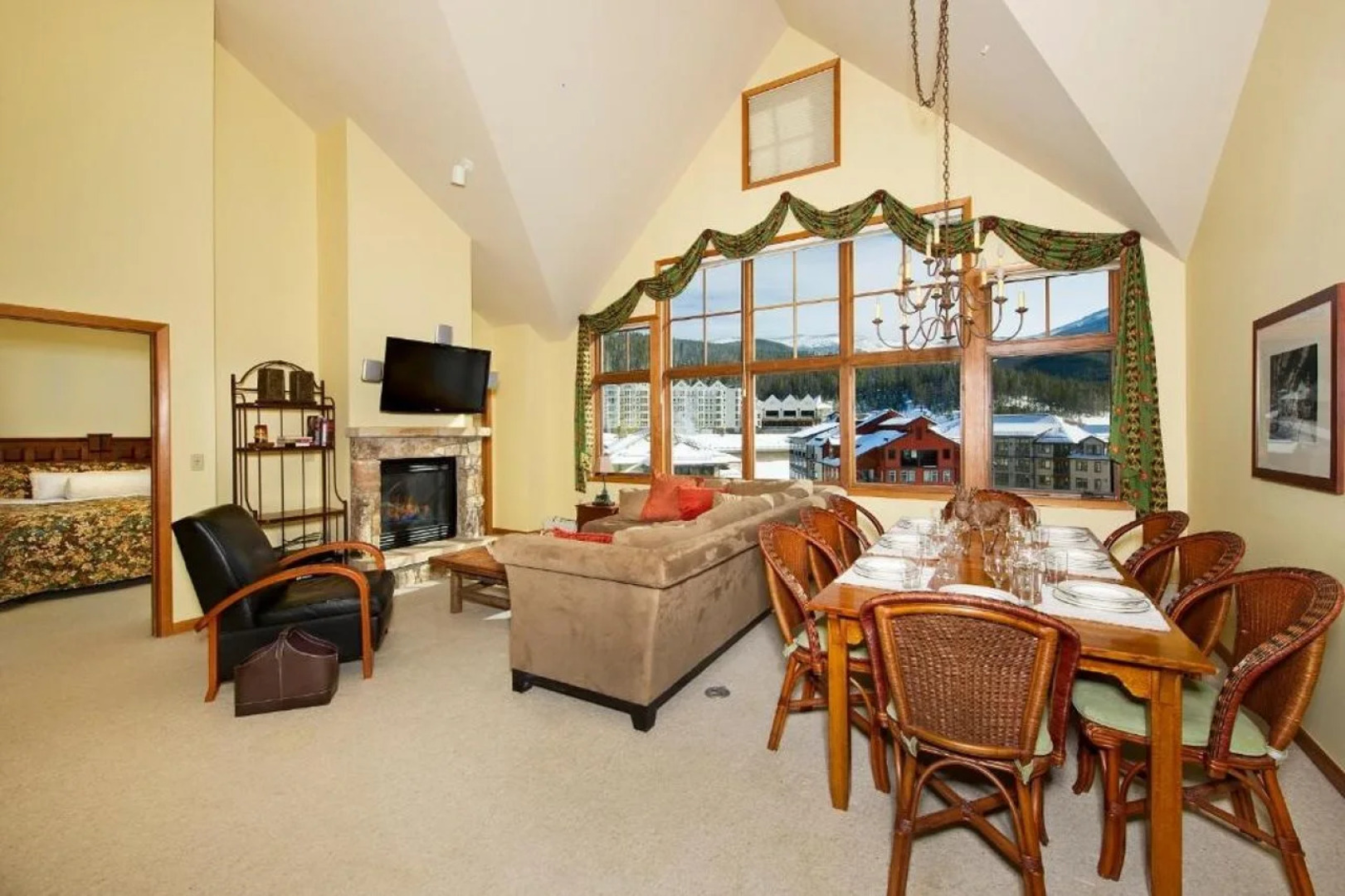 Zephyr Mountain Lodge