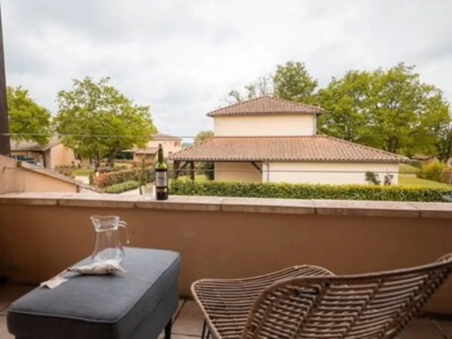 Modern Villa With Large Garden