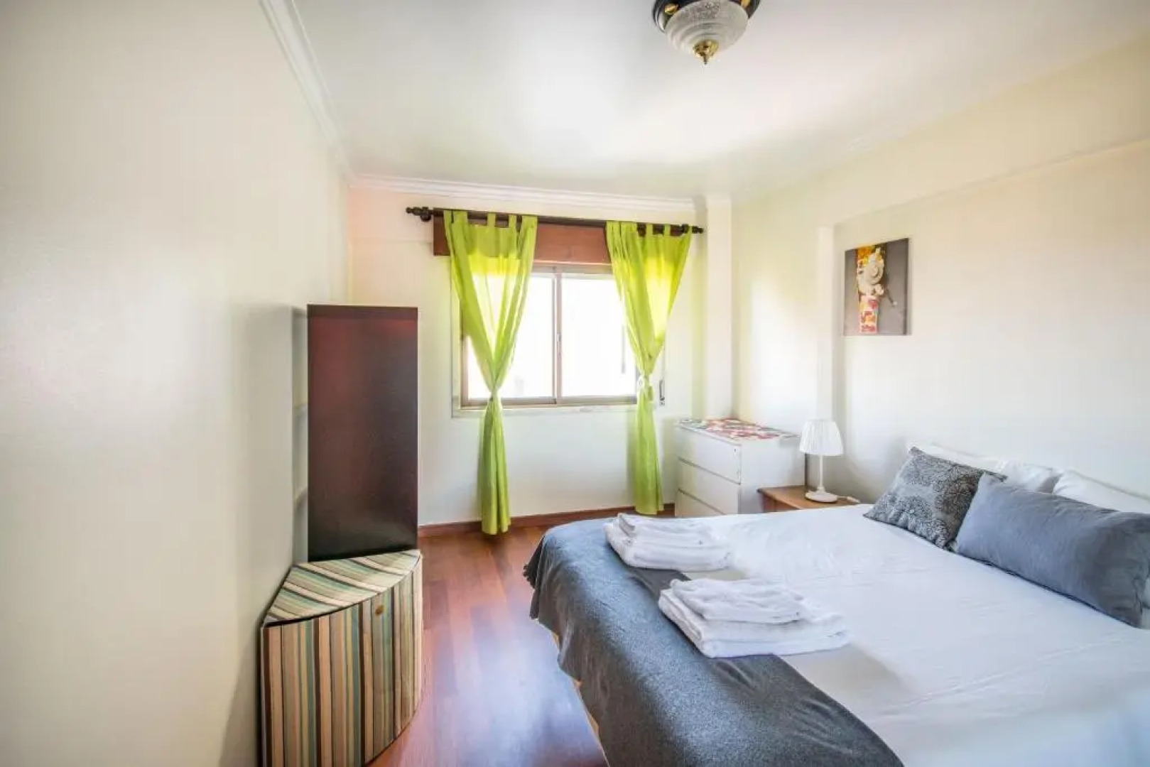 Perfect to Enjoy Lisbon Cascais and Sintra at 1200 metres to metro blue line and Sintra Rail line