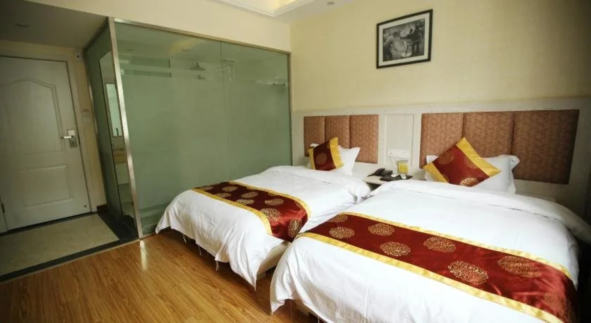 He Xi Business Hotel