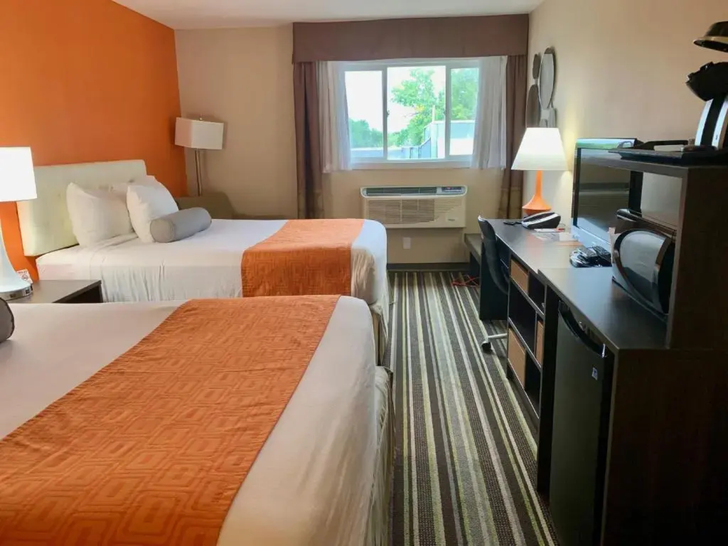 Howard Johnson Express Inn - Winnipeg West