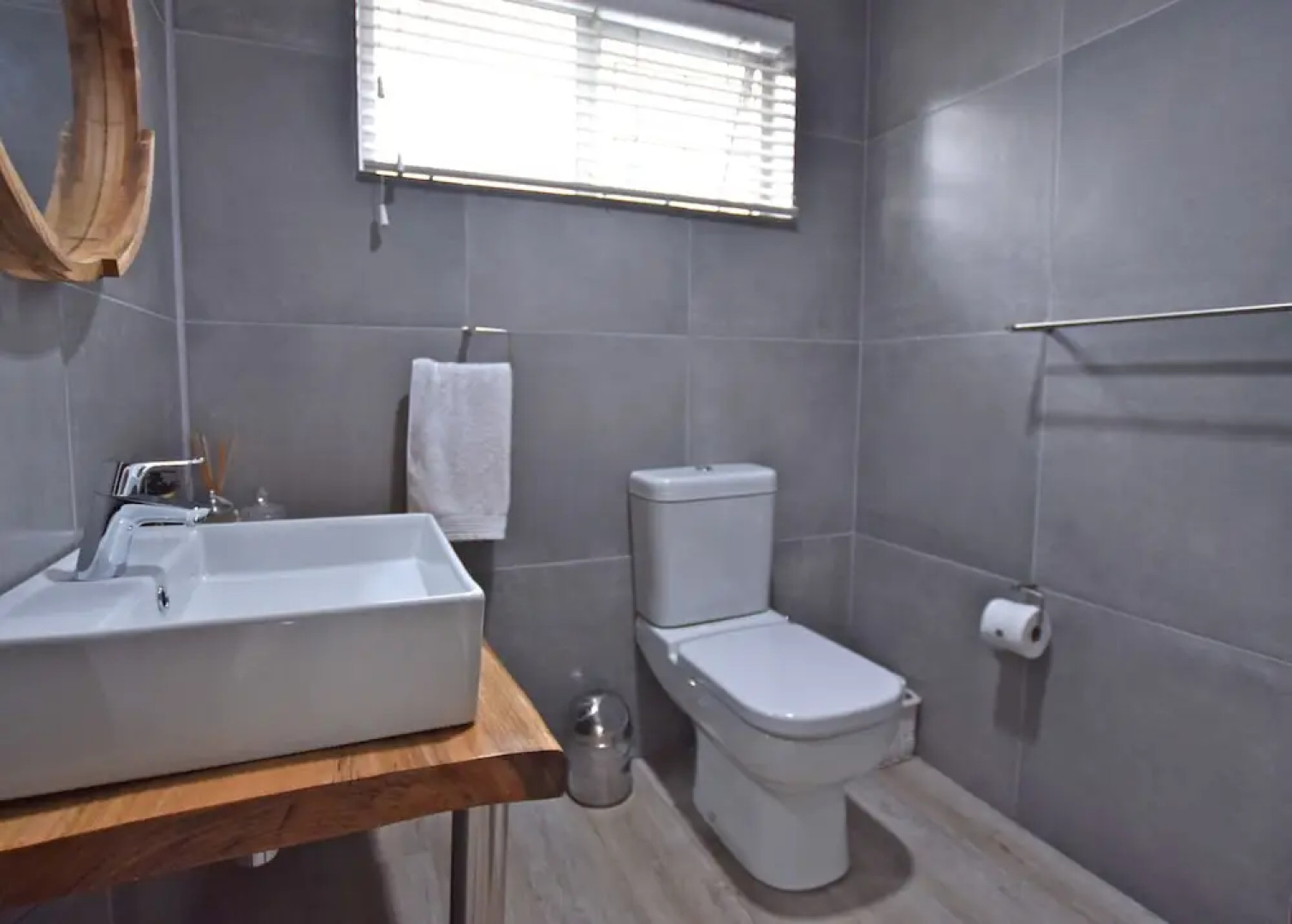 Dolphin House Apartments