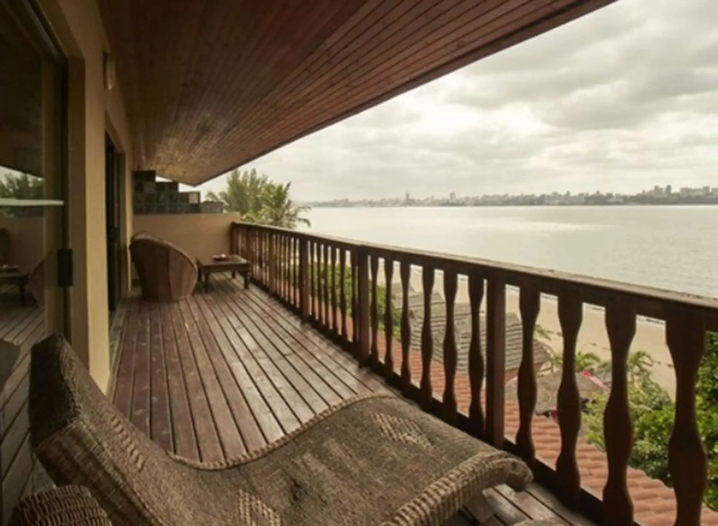 Catembe Gallery Hotel