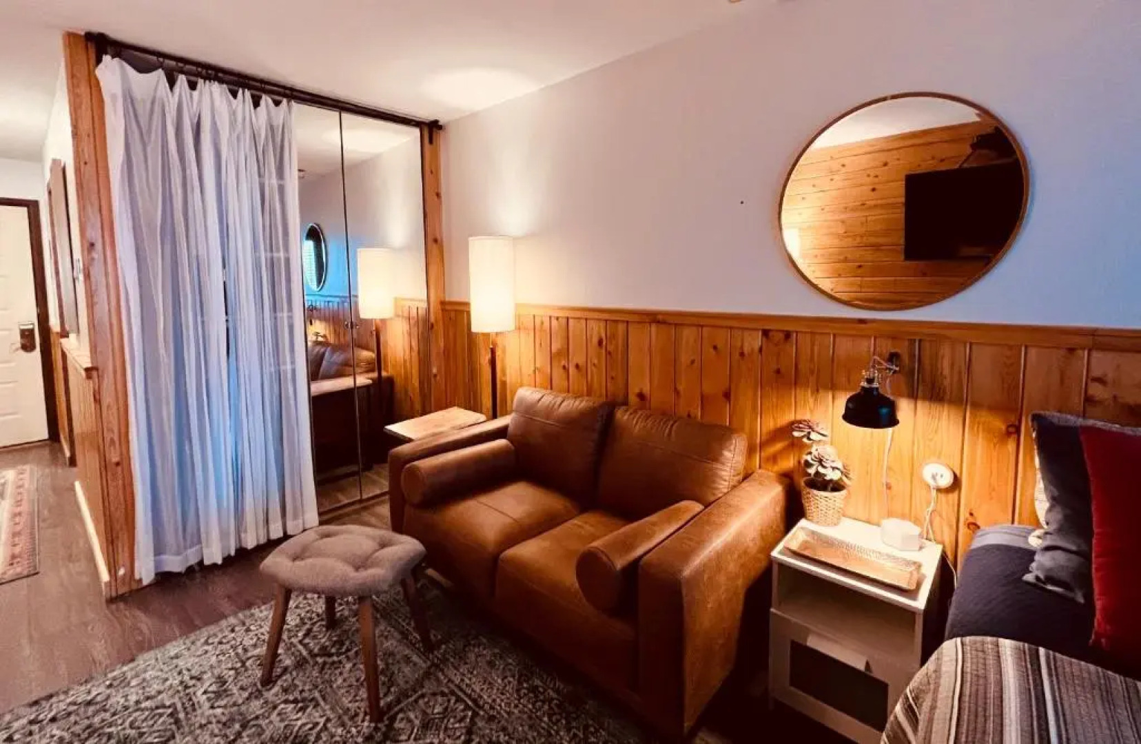 DOCO Rocky Mountain Vacation Rental-Queen Suite with Resort Amenities