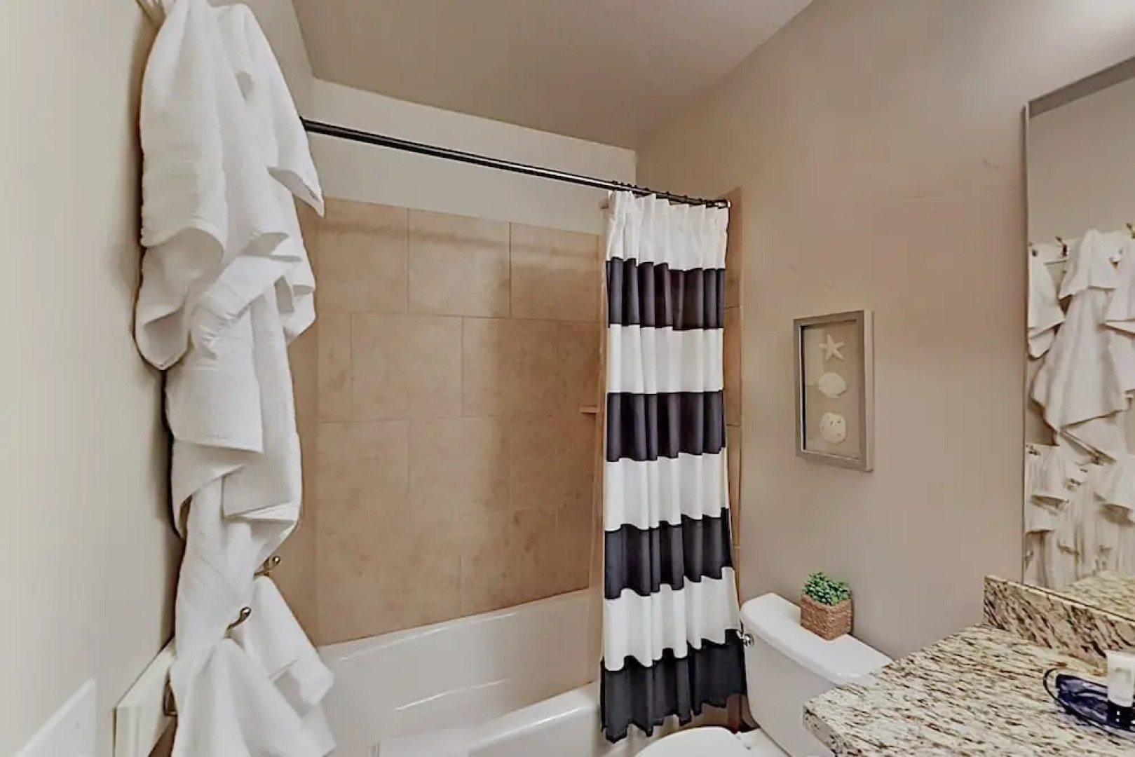 999wabig 4 Bedroom Home