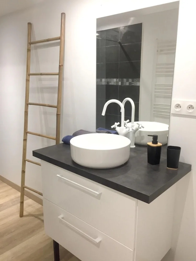 House With 3 Bedrooms in Saint-hernin, With Furnished Garden and Wifi