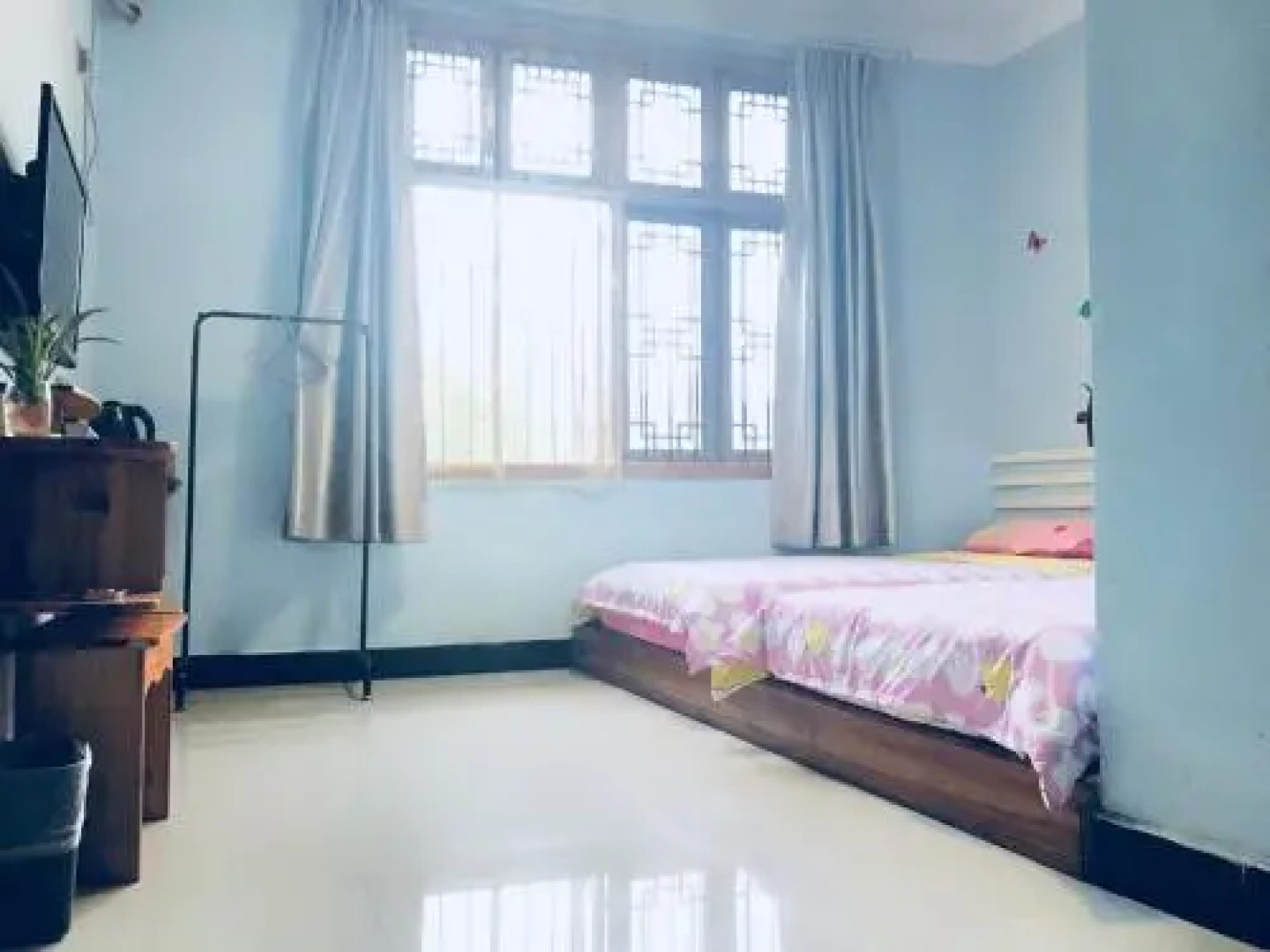 Fenghuang Relay Sunshine Hostel