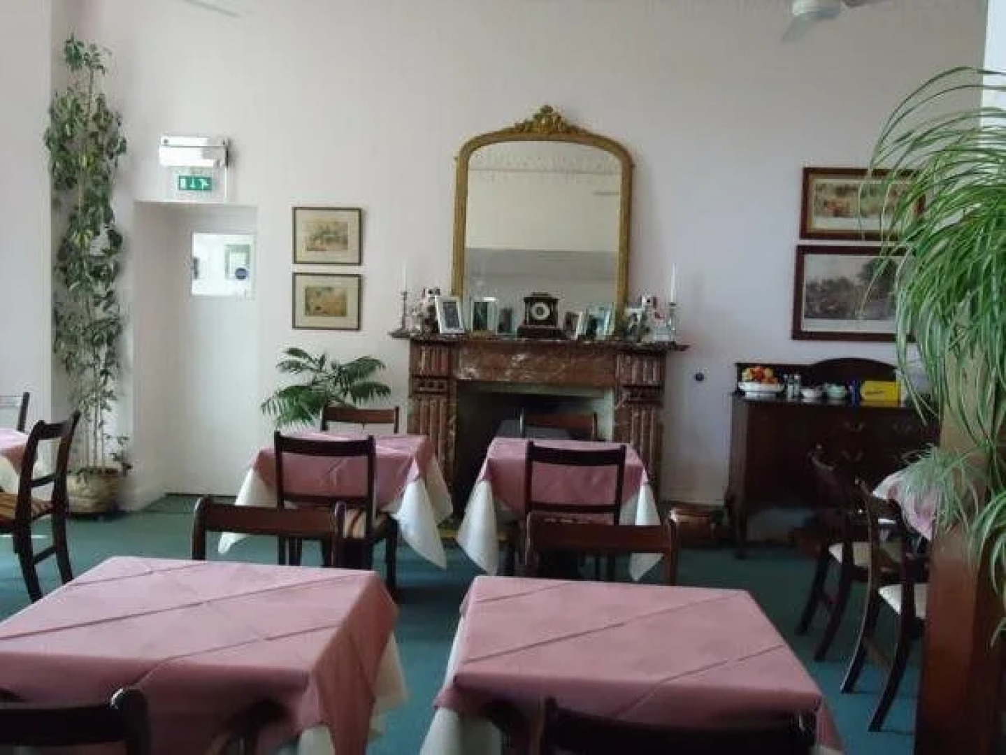 Cary Court - Guest House