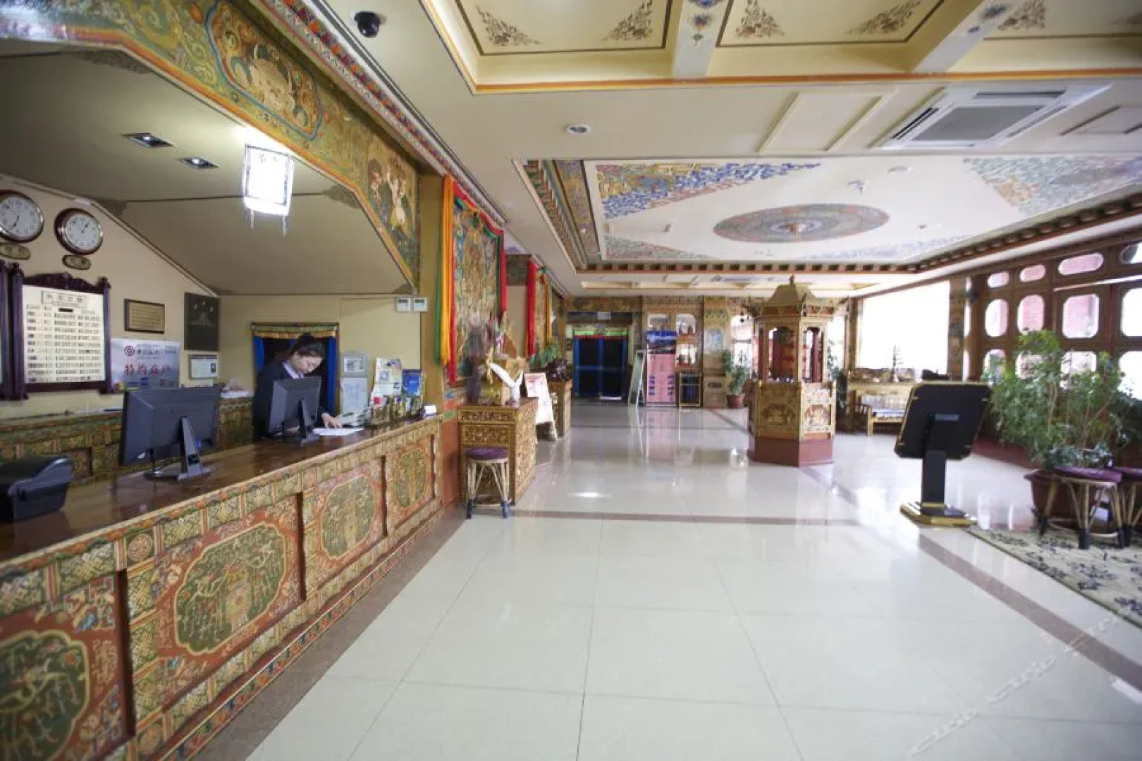 Huazhu She Hotel Lhasa Dekang