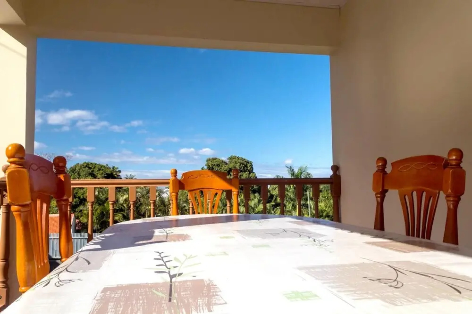 House With 2 Bedrooms in Entre Deux, With Wonderful Mountain View, Pool Access, Enclosed Garden - 18 km From the Beach