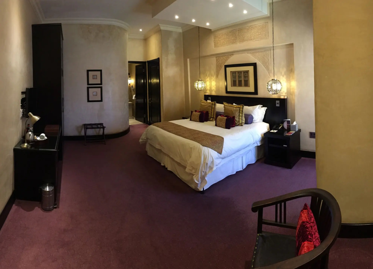 Tayfin Royale Hotel & Restaurant