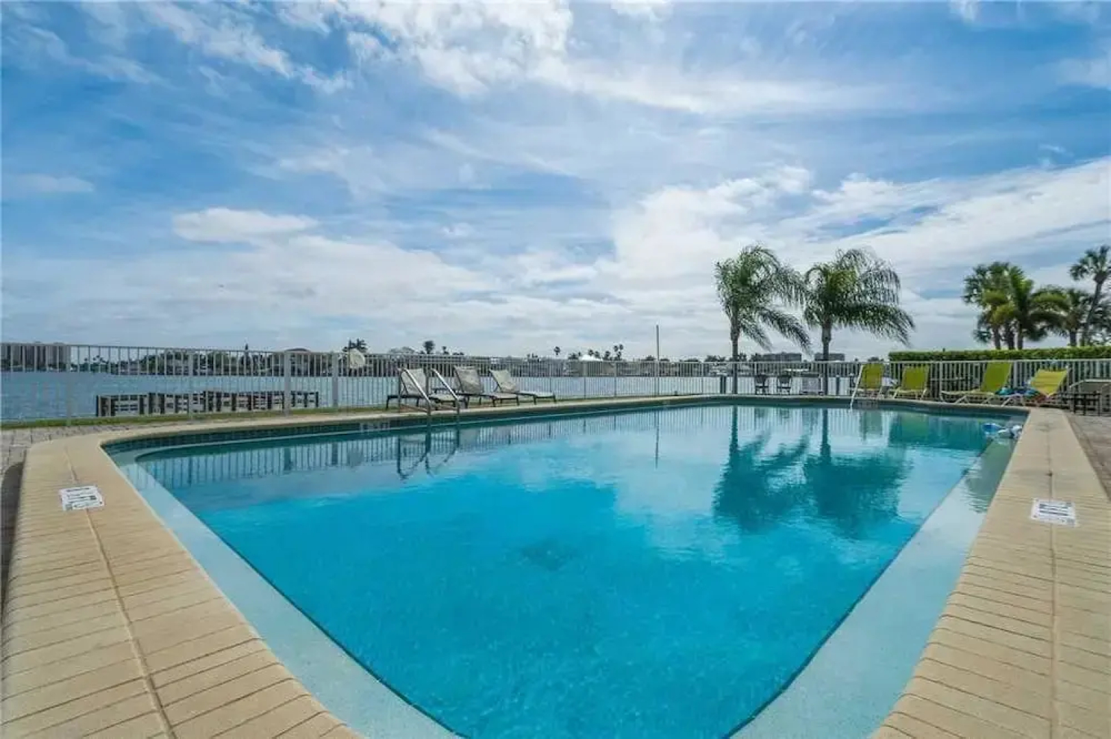 302 - Palms of Treasure Island
