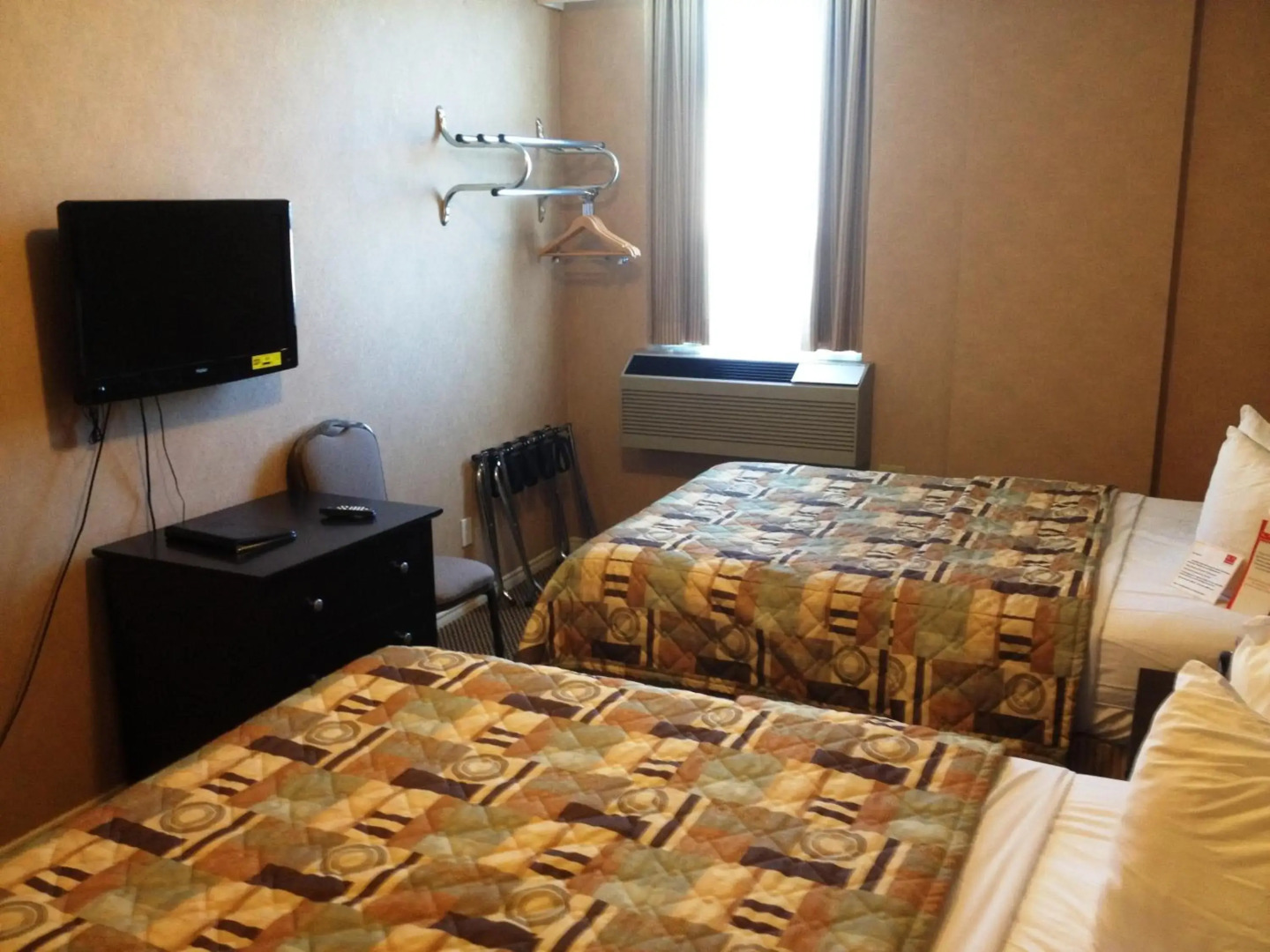 Woodstock Inn and Suites