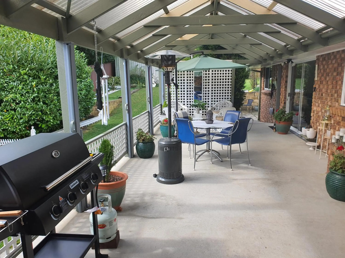 The Junction Estate COOL CALM COZY A Home N Host Property