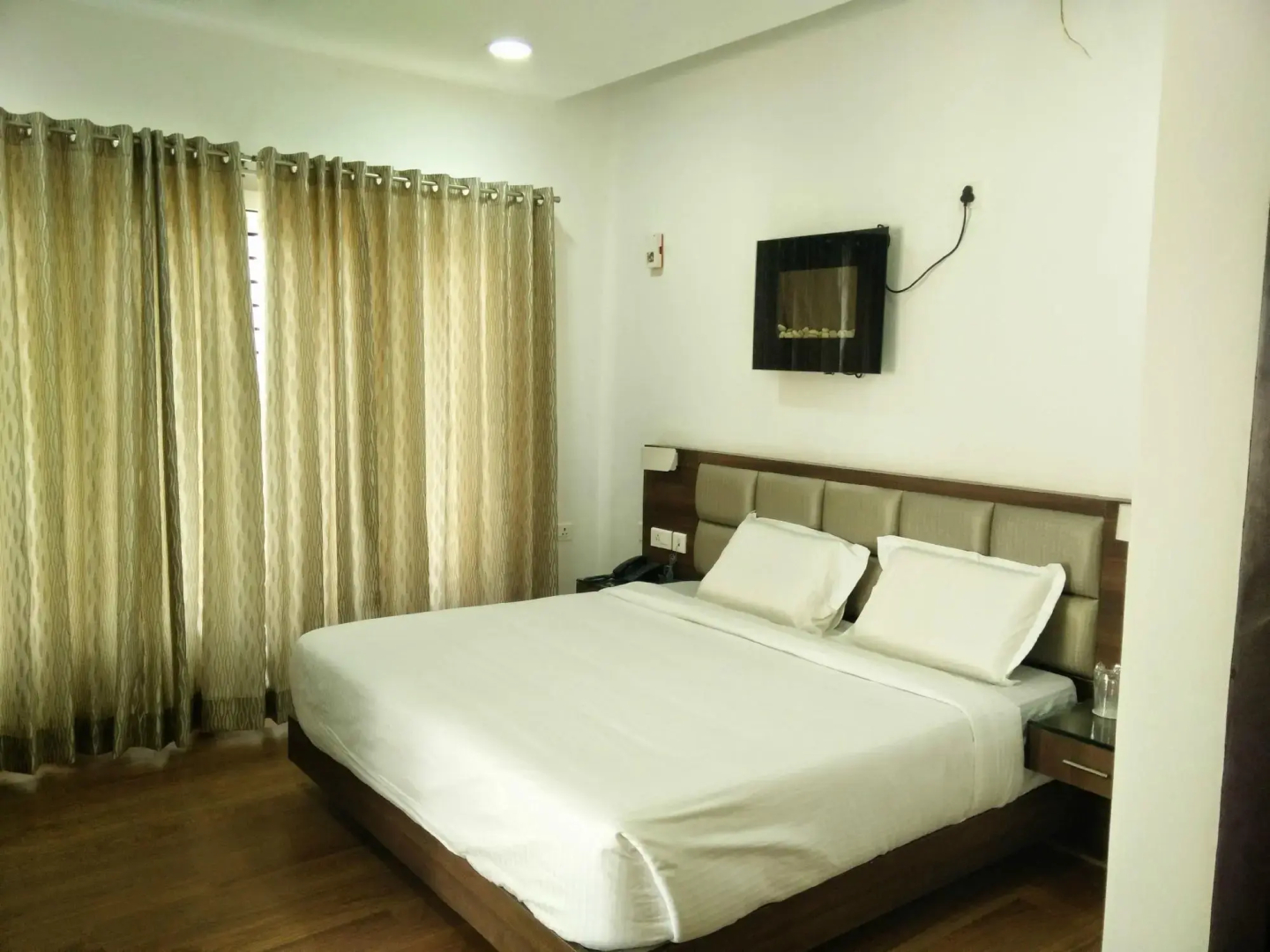 R T Hill View Resort