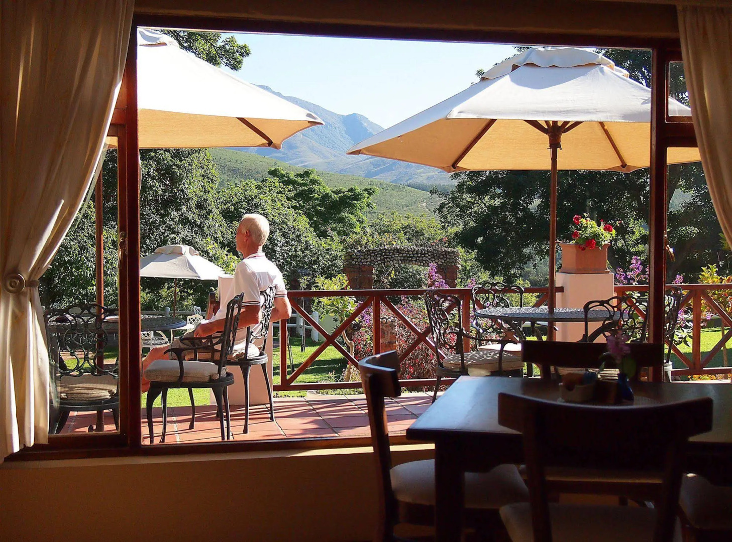 Eight Bells Mountain Inn