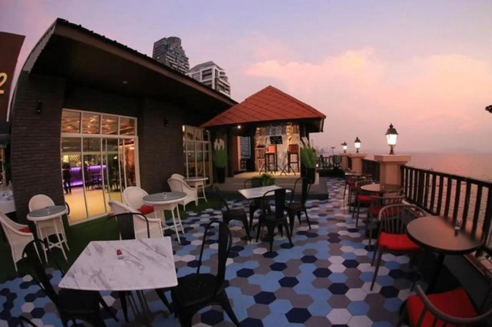 Seaside Jomtien Beach