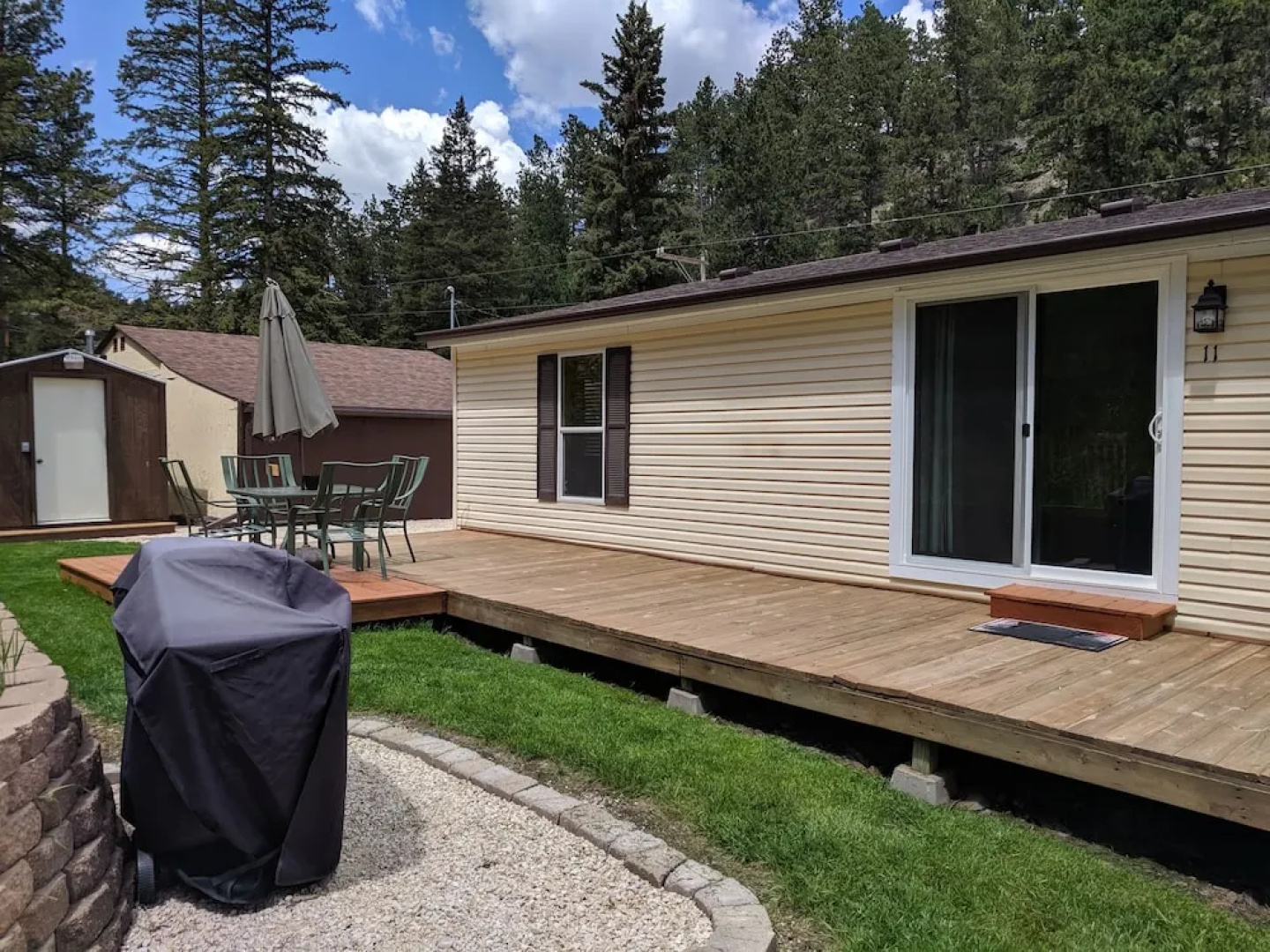 Trails End Cabins & Motel
