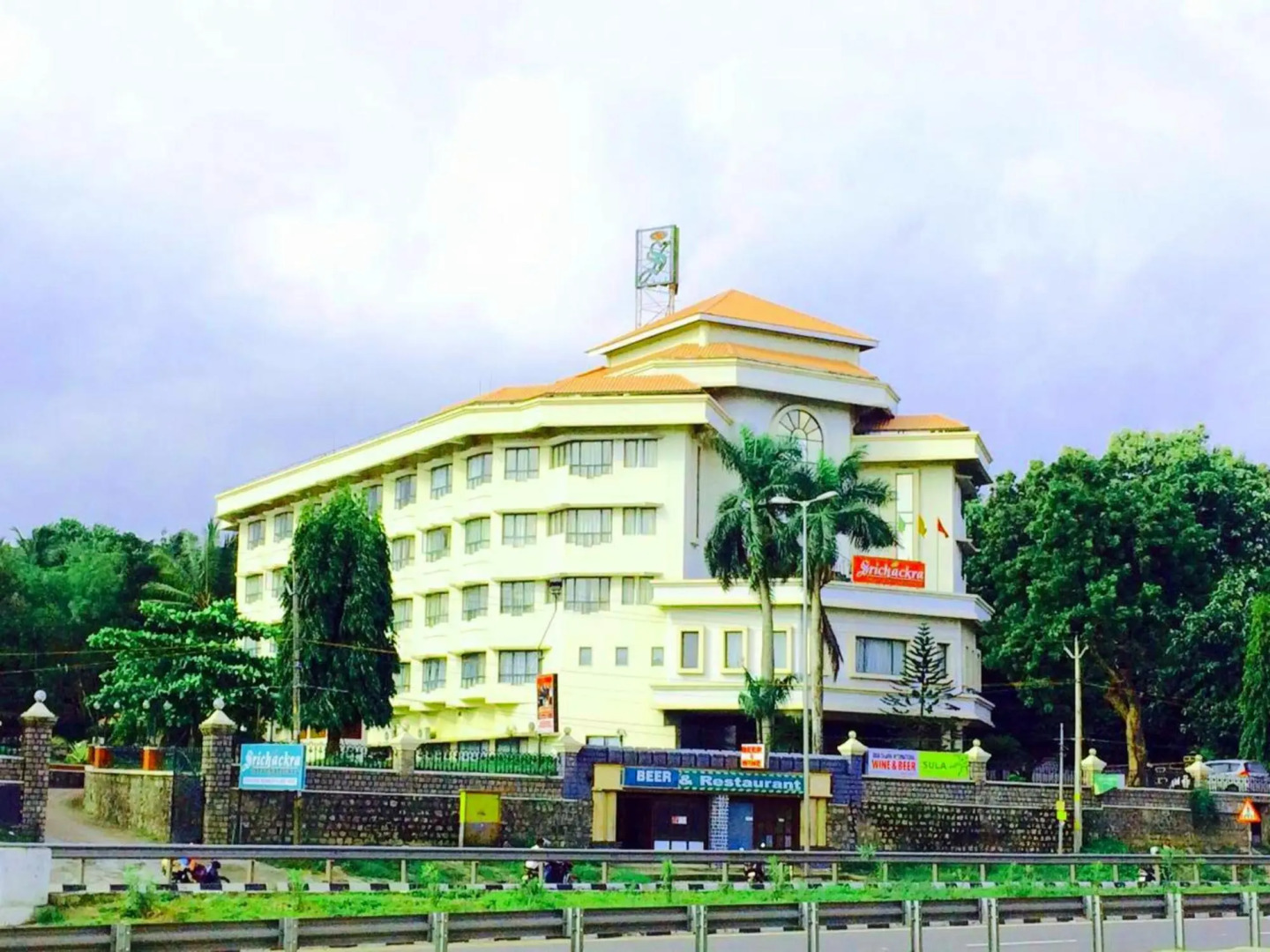 hotel srichakra international