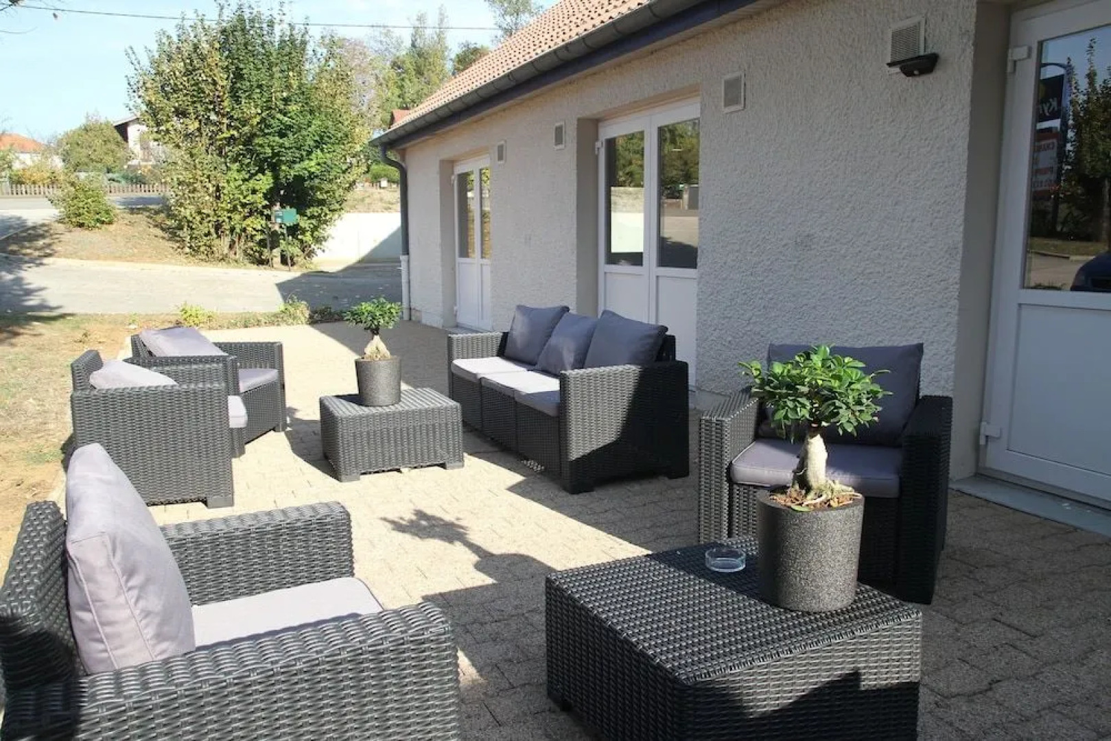 Doubs Hotel - Hostel