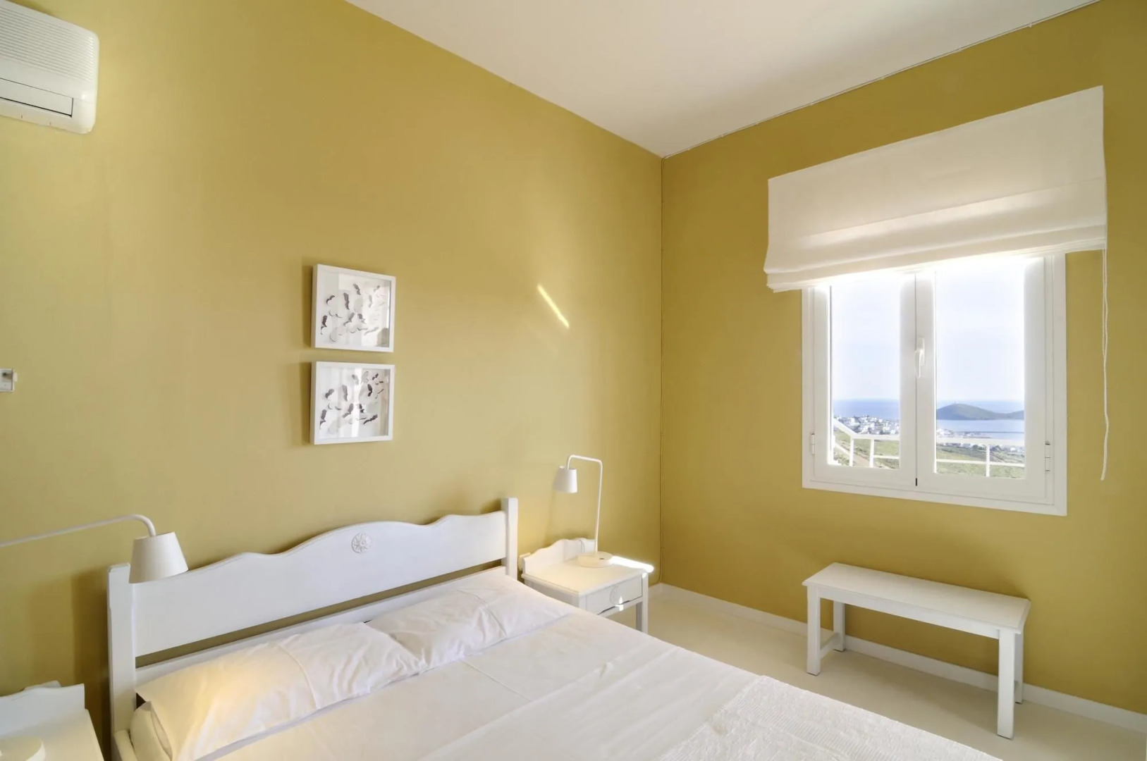 Kymothoi Rooms & Pool Bar