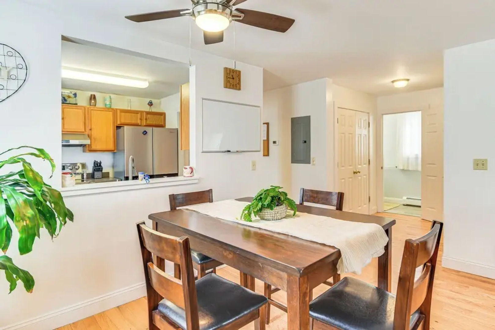 1 Mi to Downtown & Palladium: Worcester Getaway!