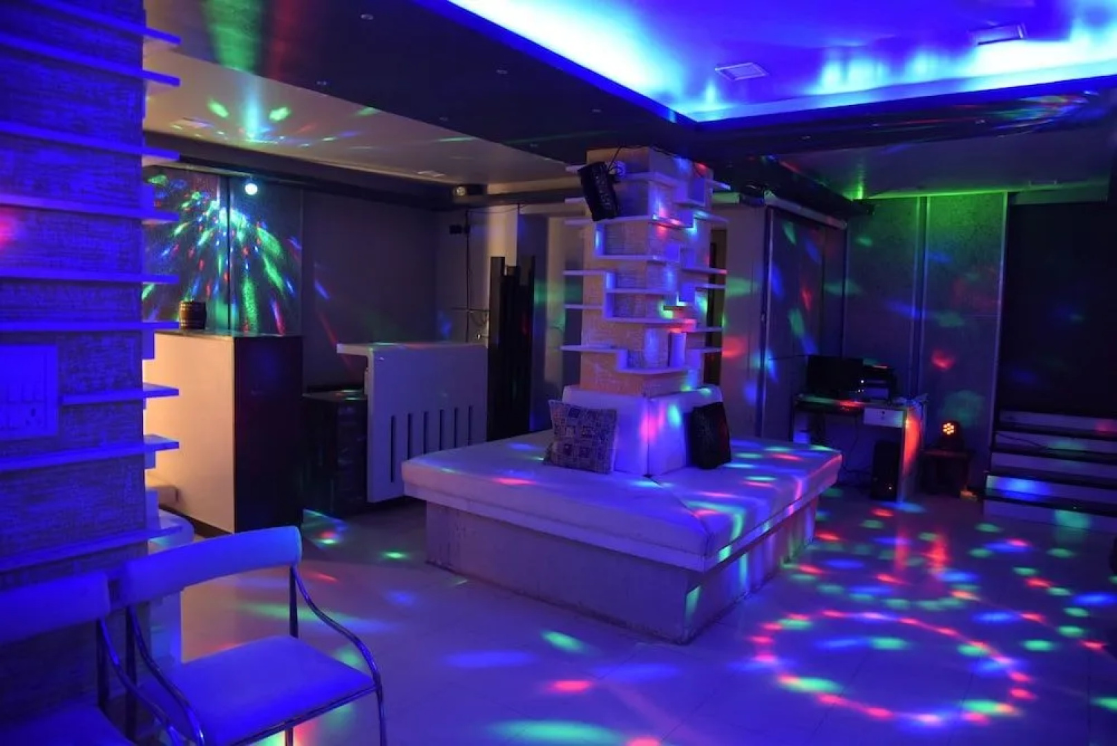 Hotel Amit Palace