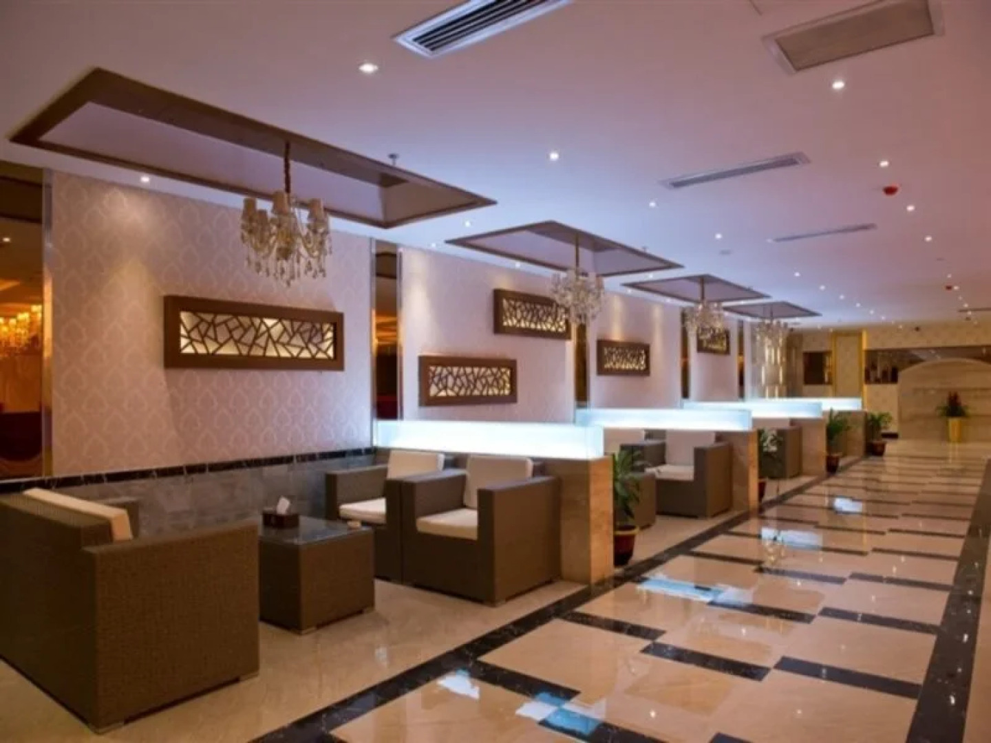 Happy Seasons Hotel
