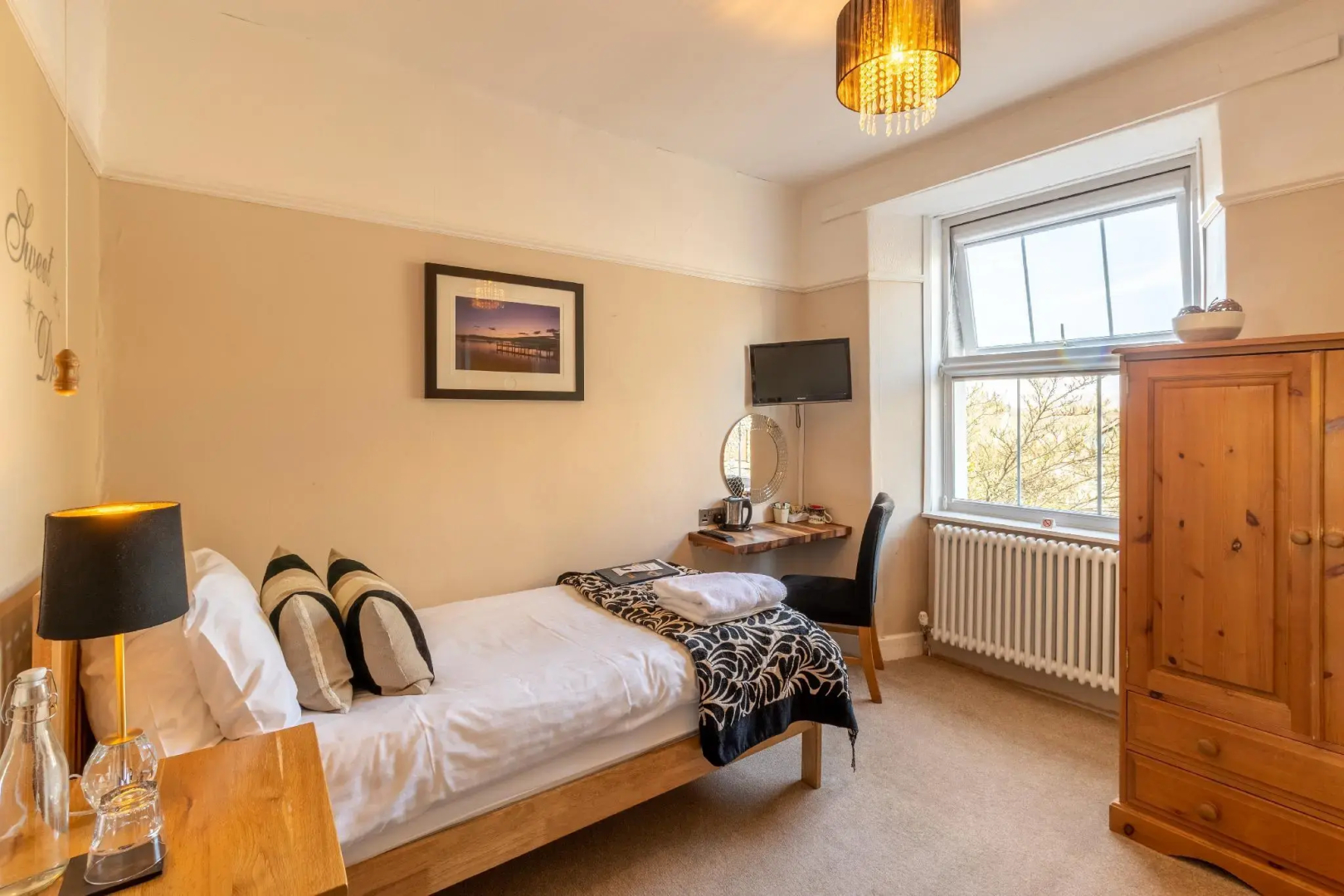 Holly Lodge Guest House