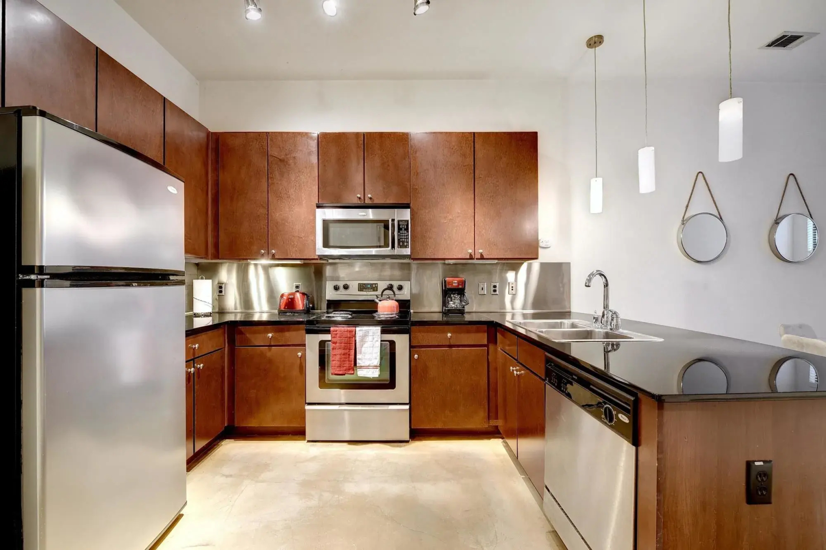 Hip Downtown Suite by AustinStays