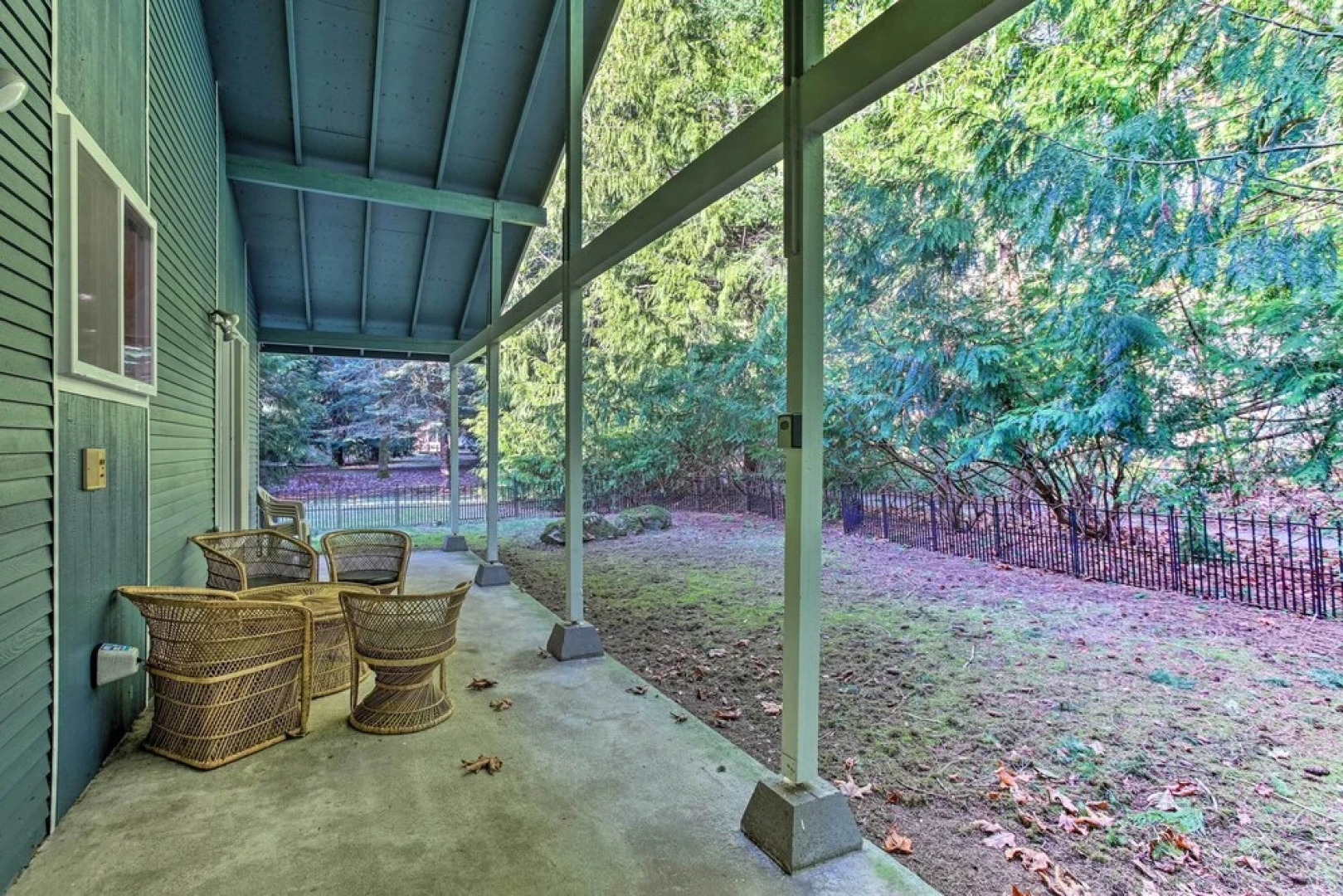 Cozy Washington Escape Near Hiking & Golfing!