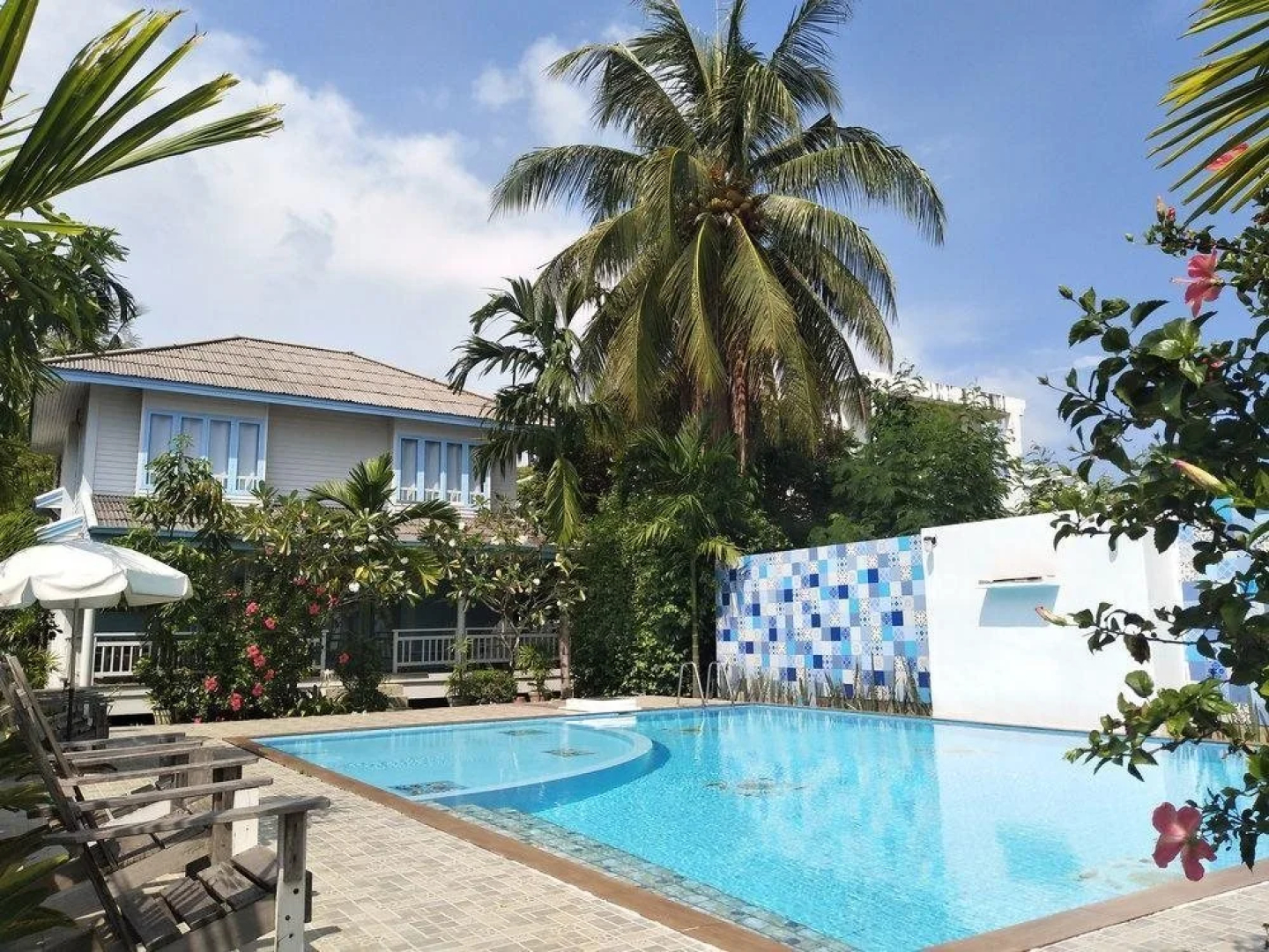 Tak Ar Kard Hotel