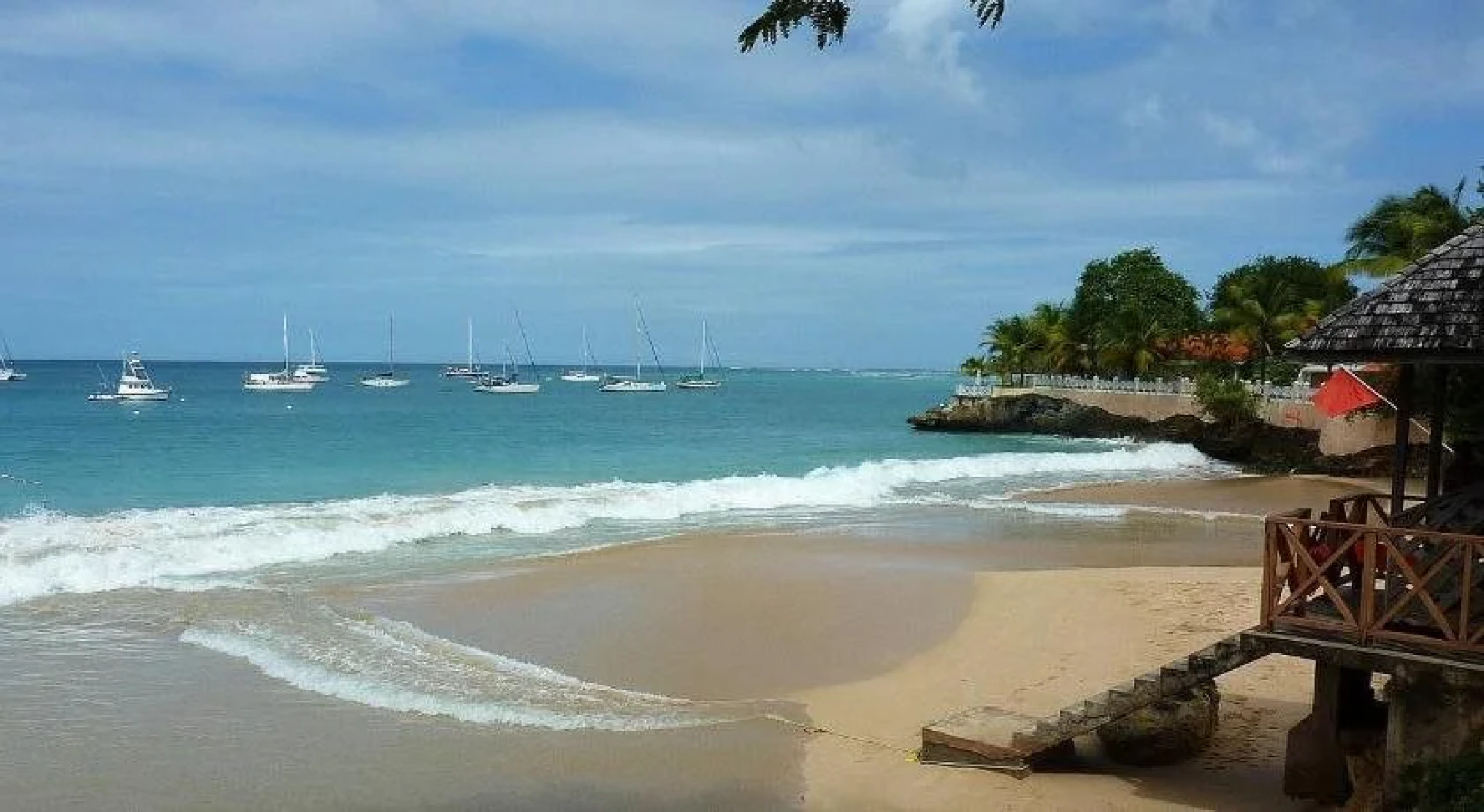 J&G's Tropical Apartments