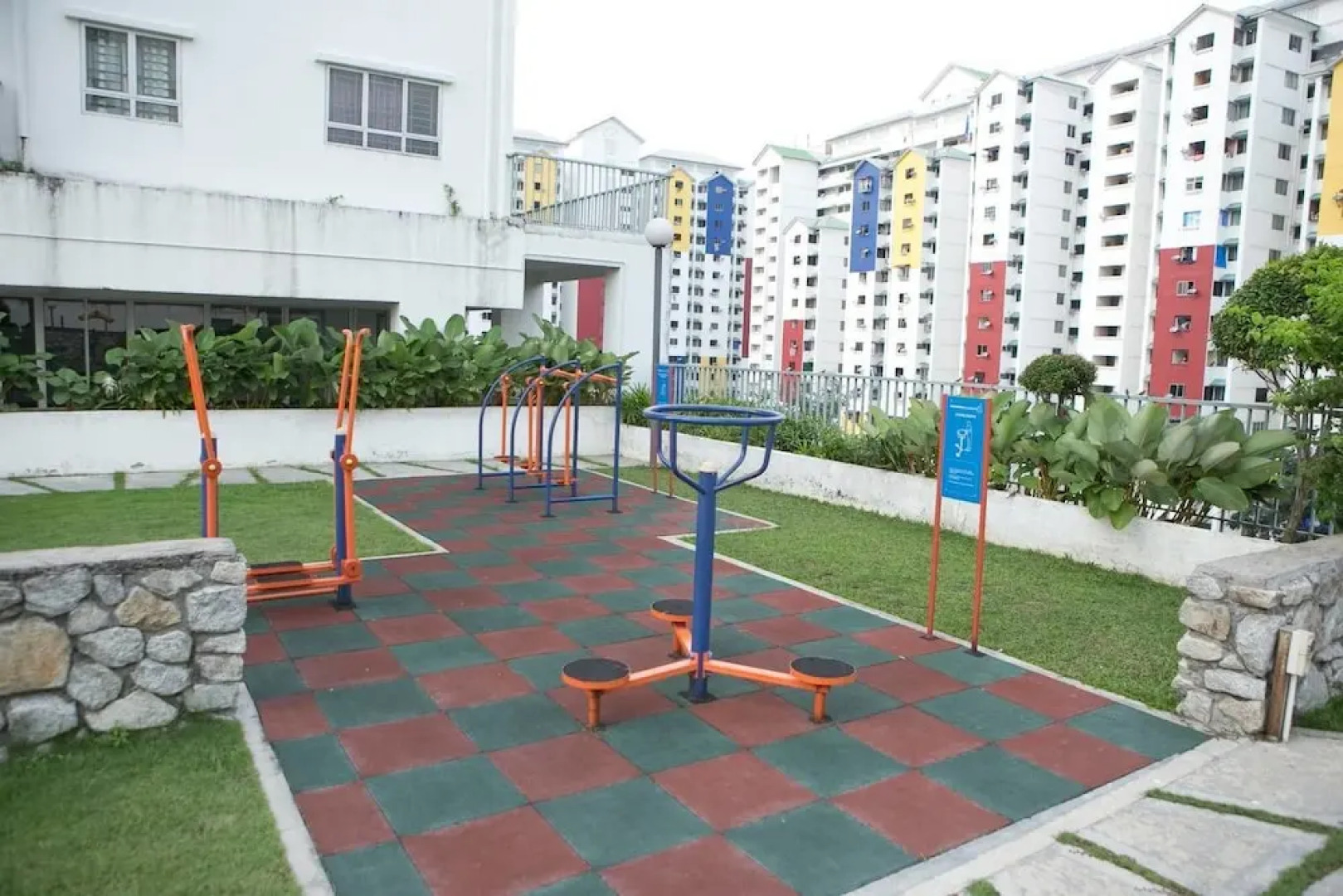 Homely Condo Near Embassy Row