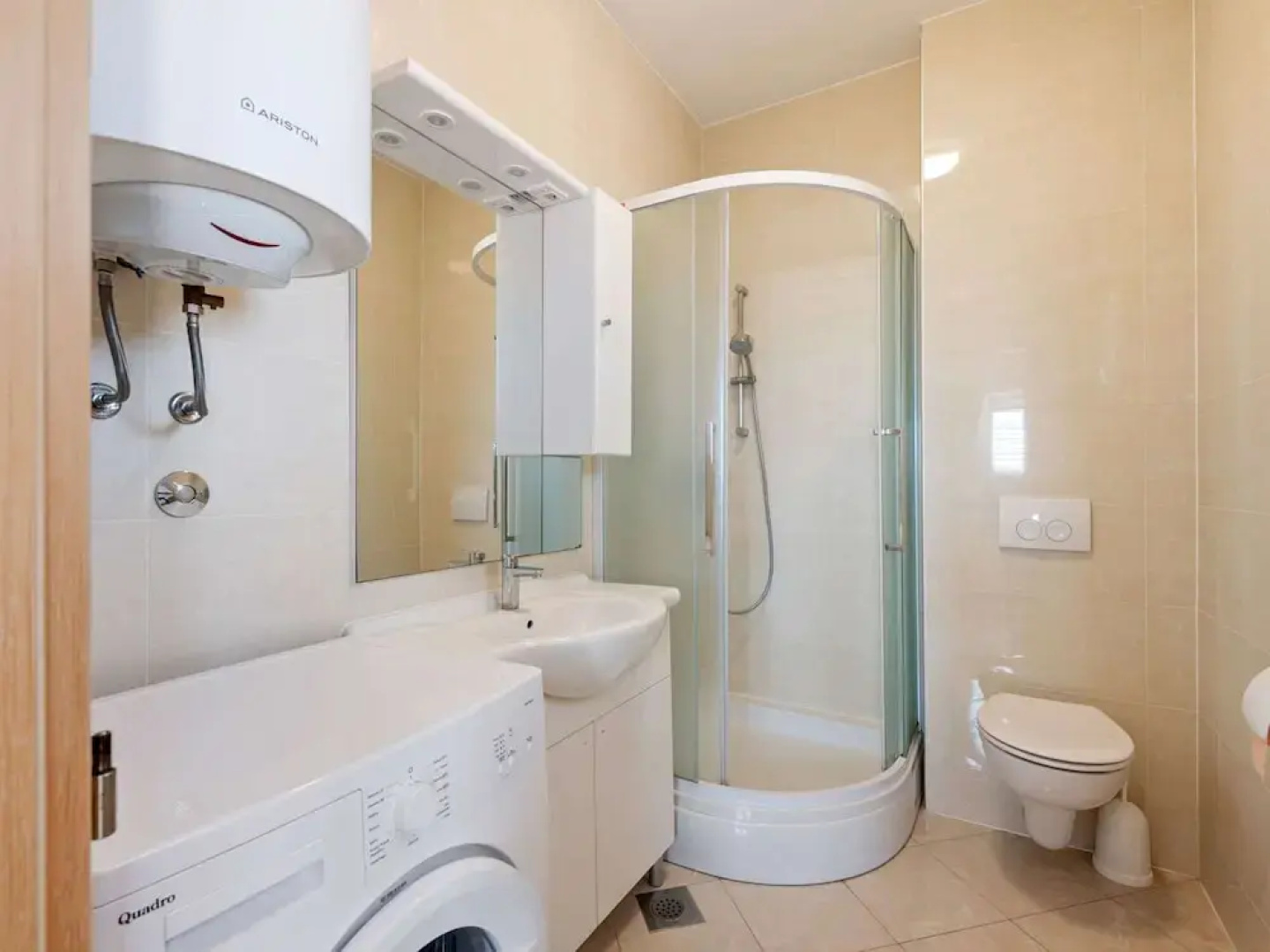 Simplistic Apartment in Neviđane near Sea Beach