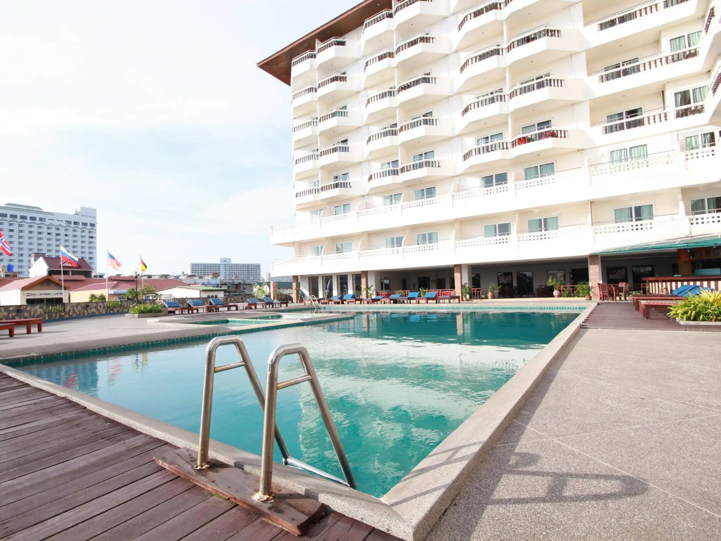 Jomtien Thani Hotel